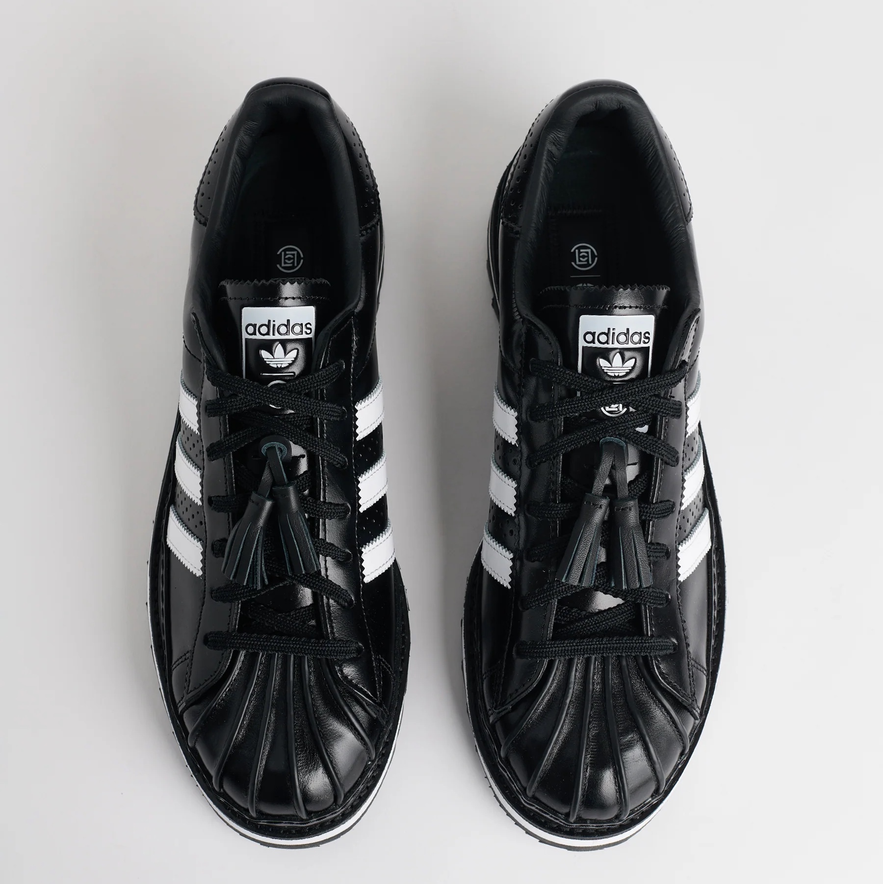 Adidas x Clot Superstar Core Black Cloud White 착용 스타일