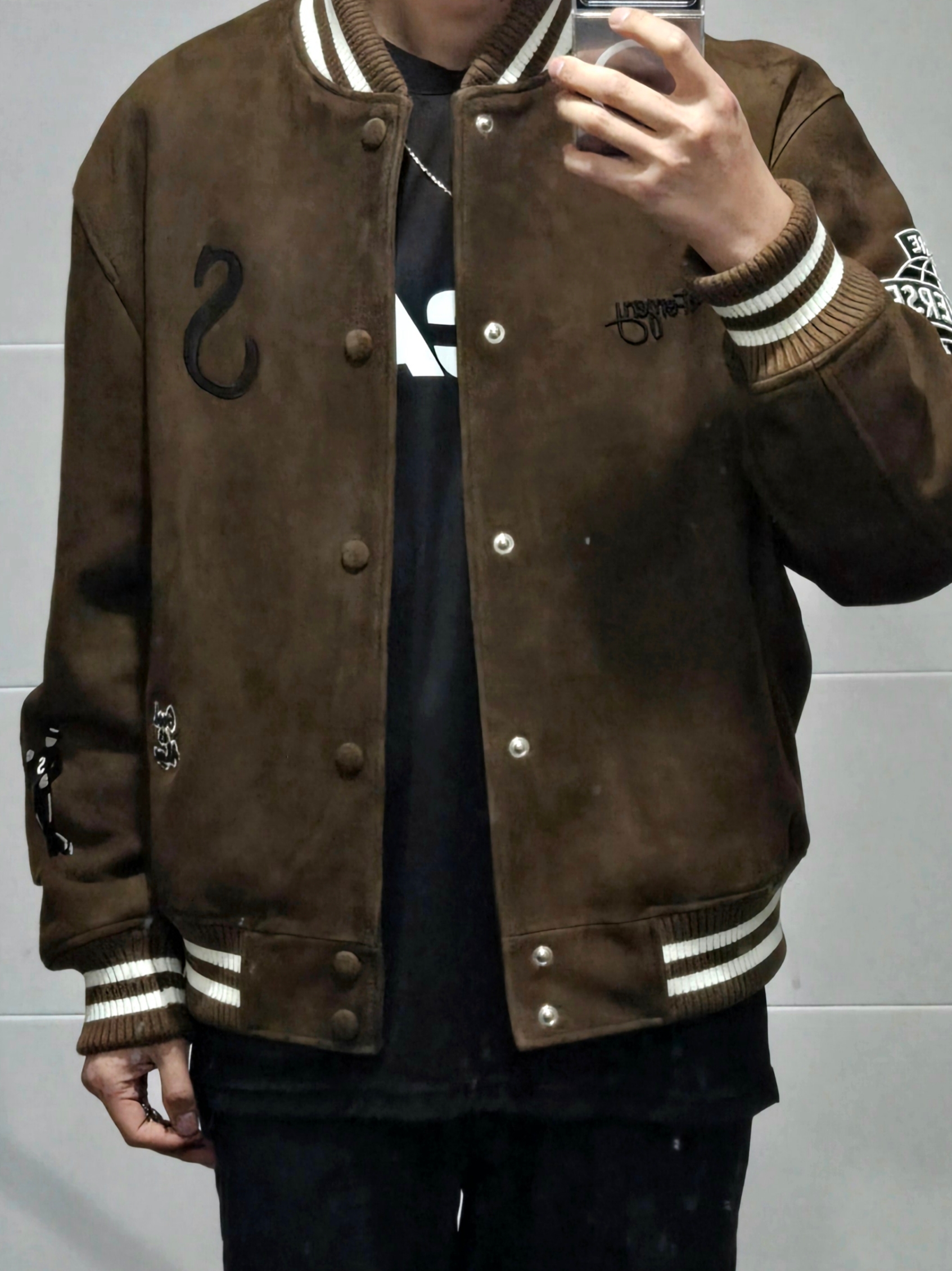 STU Suede Varsity Jacket Brown 착용 스타일