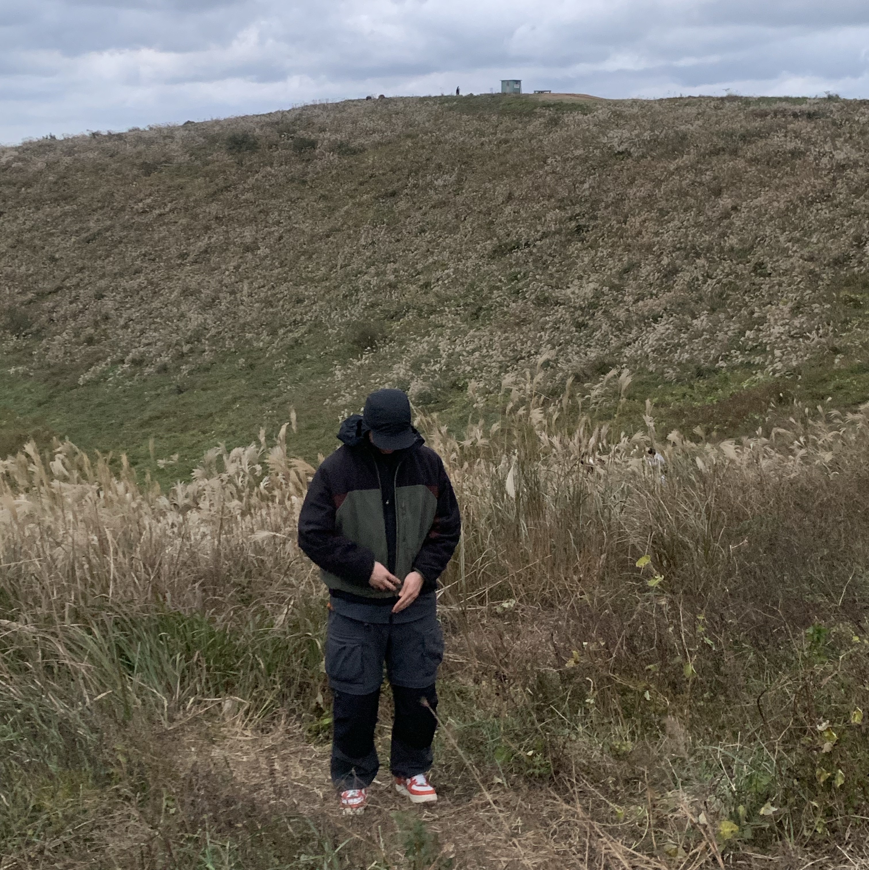 Nike ACG Warm AW84 Cap Black Anthracite, Nike ACG Smith Summit Cargo Pants Dark Smoke Grey - Asia μ°©μ© μ€νμΌ - 1