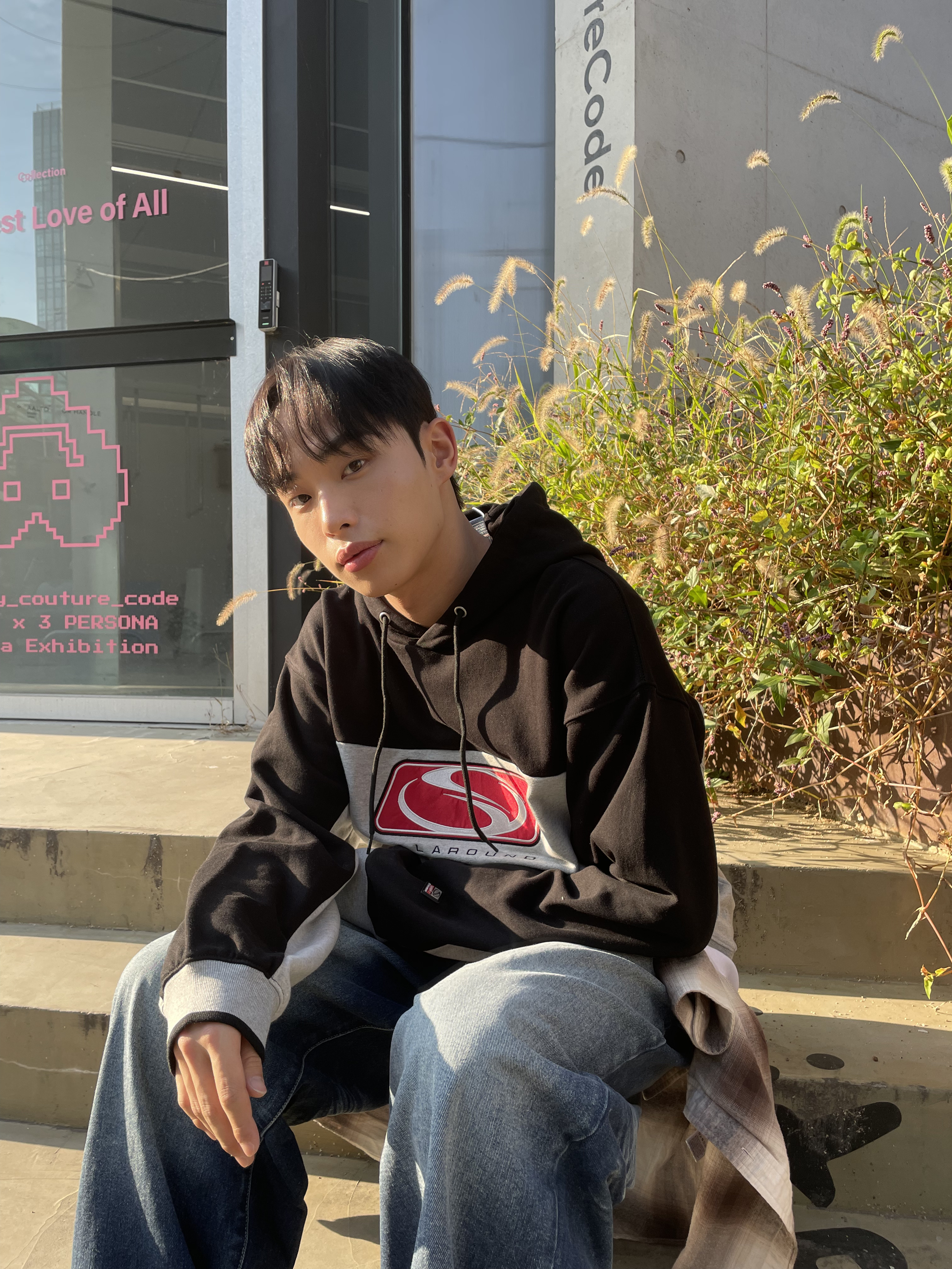 SPORT CHAMBER SC Big Flash Hoodie T-Shirt Black 착용 스타일 - 2