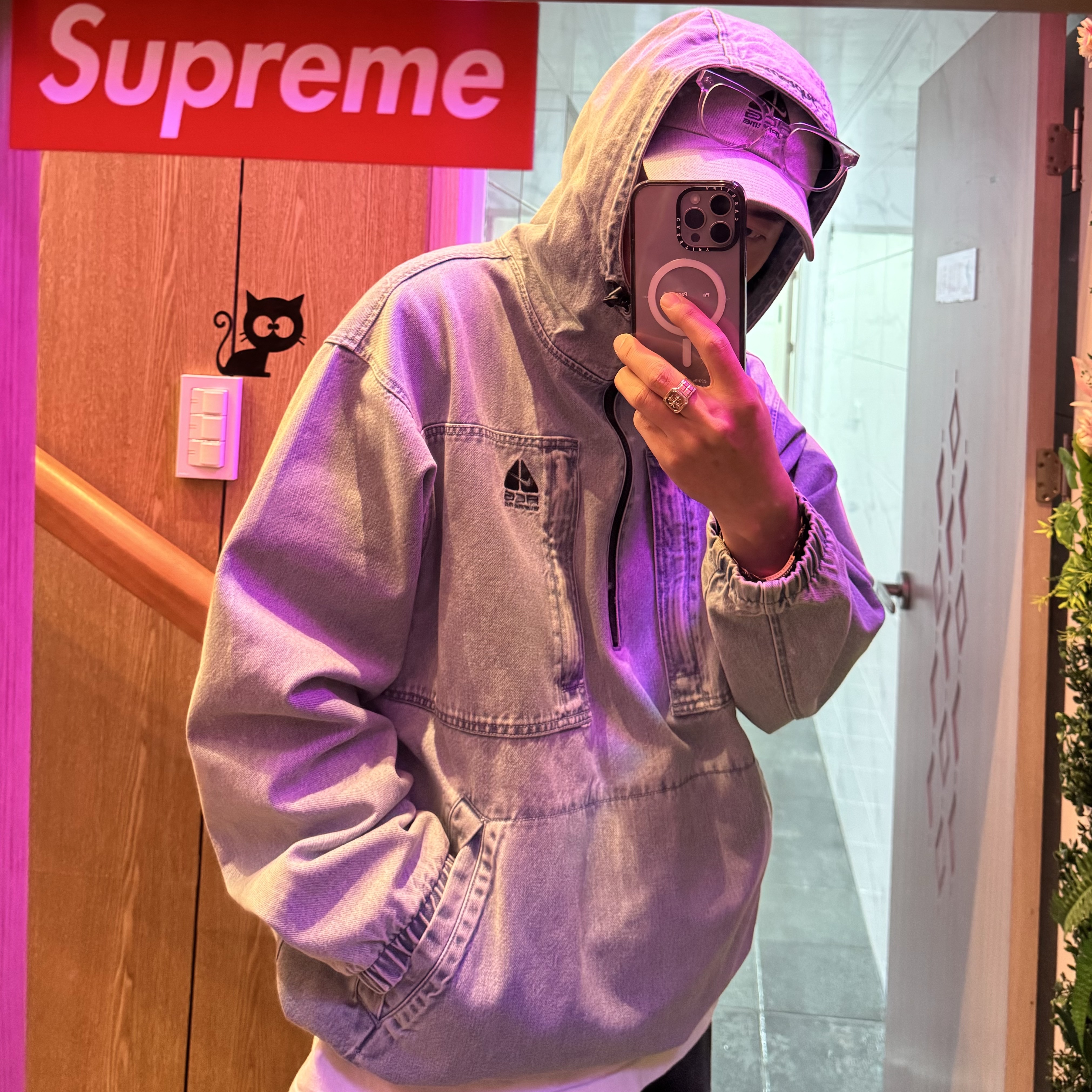 Supreme x Nike ACG Denim Pullover Washed Blue - 22FW, Supreme x Nike ACG Denim 6-Panel Washed Blue - 22FW 착용 스타일 - 2