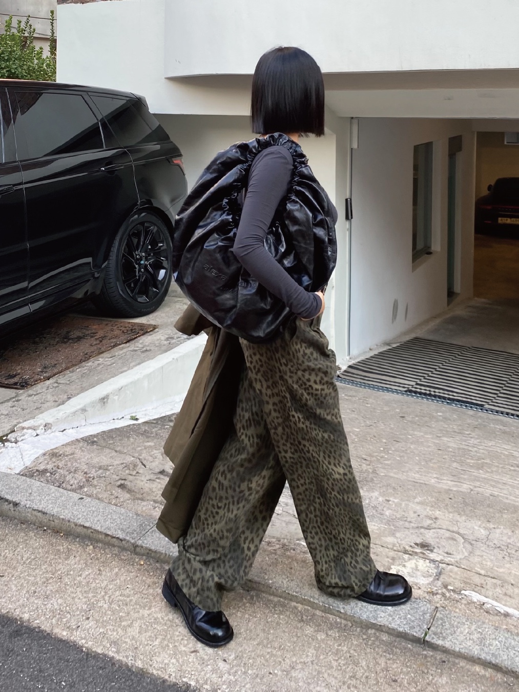 ersco Leopard Baggy Trousers Khaki 착용 스타일 - 4