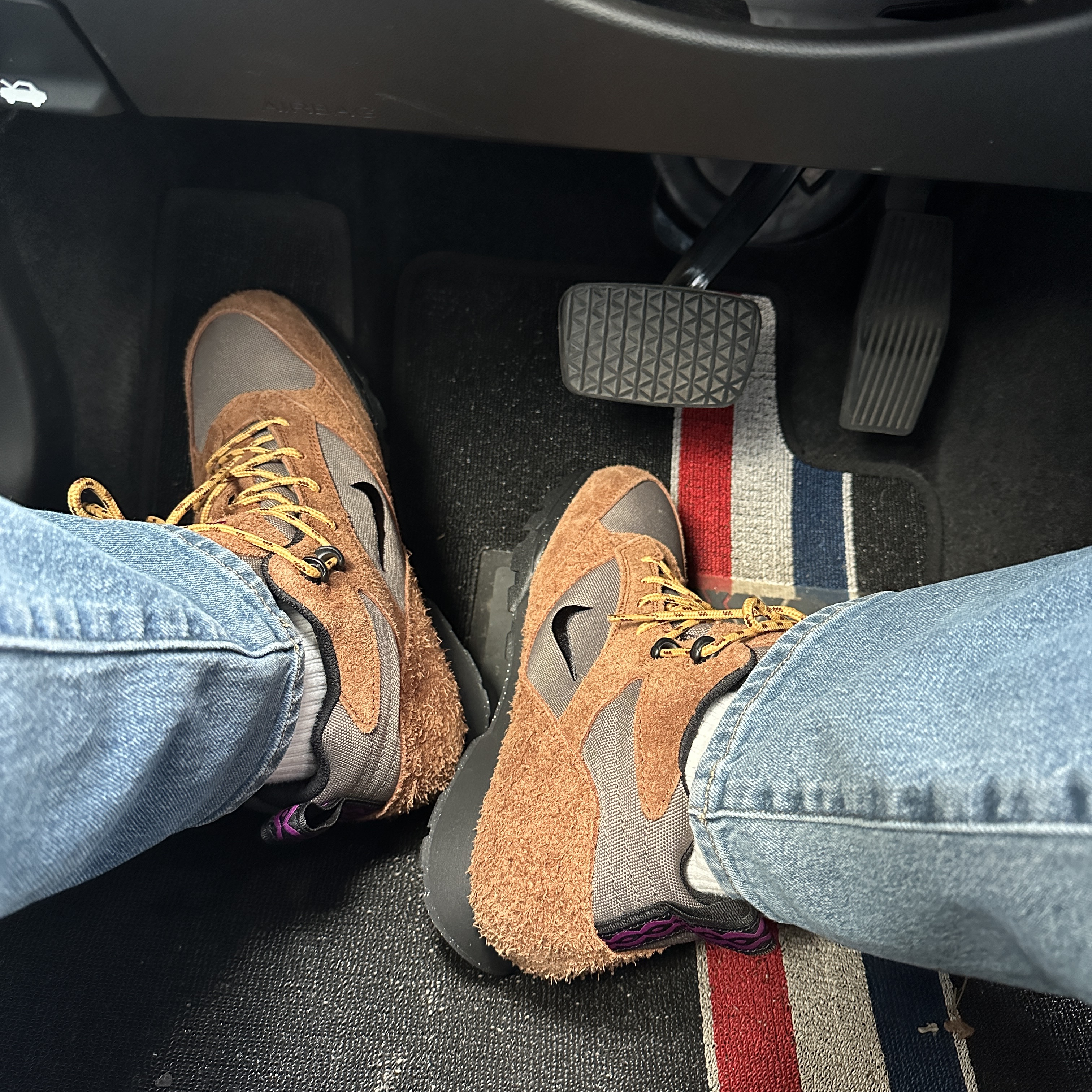 Nike ACG Torre Mid Waterproof Pecan and Olive Grey 착용 스타일 - 1