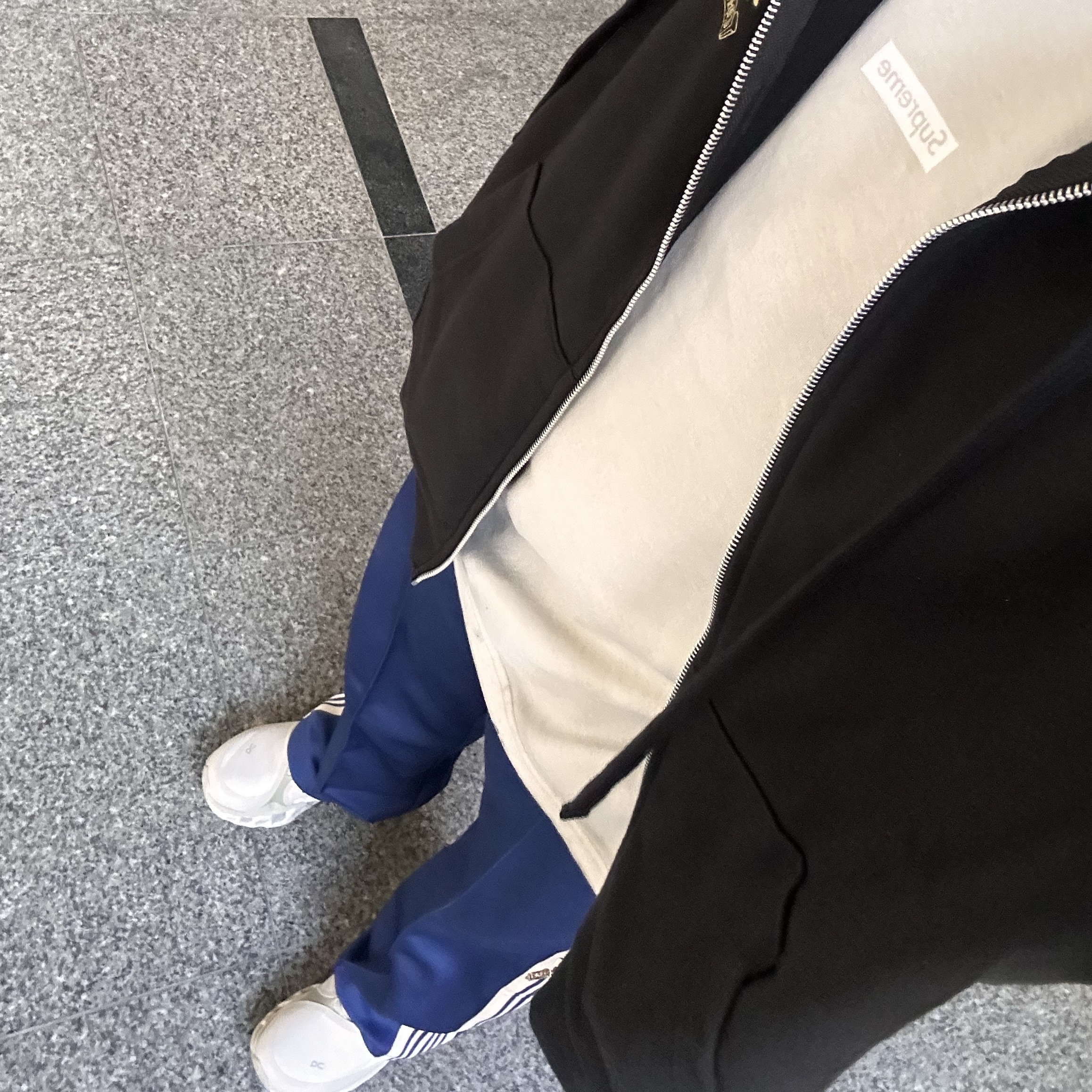 On Running x Post Archive Faction (Paf) Cloudmonster 2 Moondust Chalk, Needles Track Pants Poly Smooth Royal 착용 스타일