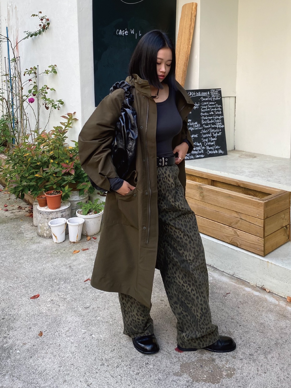 ersco Leopard Baggy Trousers Khaki 착용 스타일 - 3