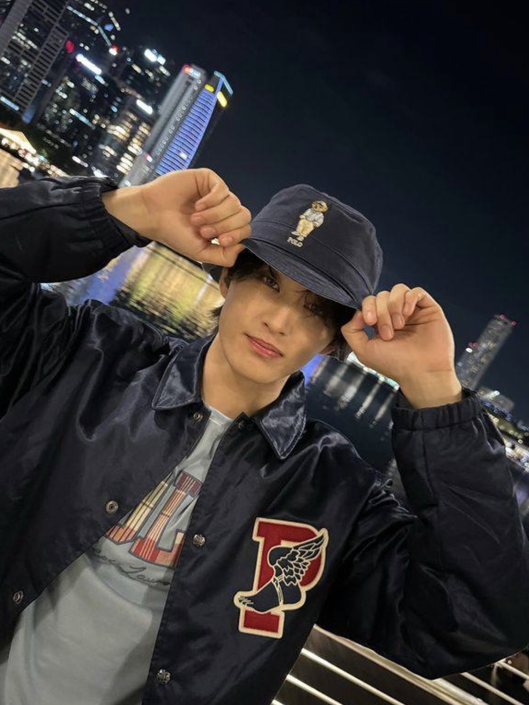 [20% 적립] Polo Ralph Lauren Women Polo Bear Rib Pom Pom Beanie Hat Grey - 24FW, [30% 적립] Polo Ralph Lauren Polo Bear Twill Ball Cap Newport Navy - 24FW 착용 스타일 - 3