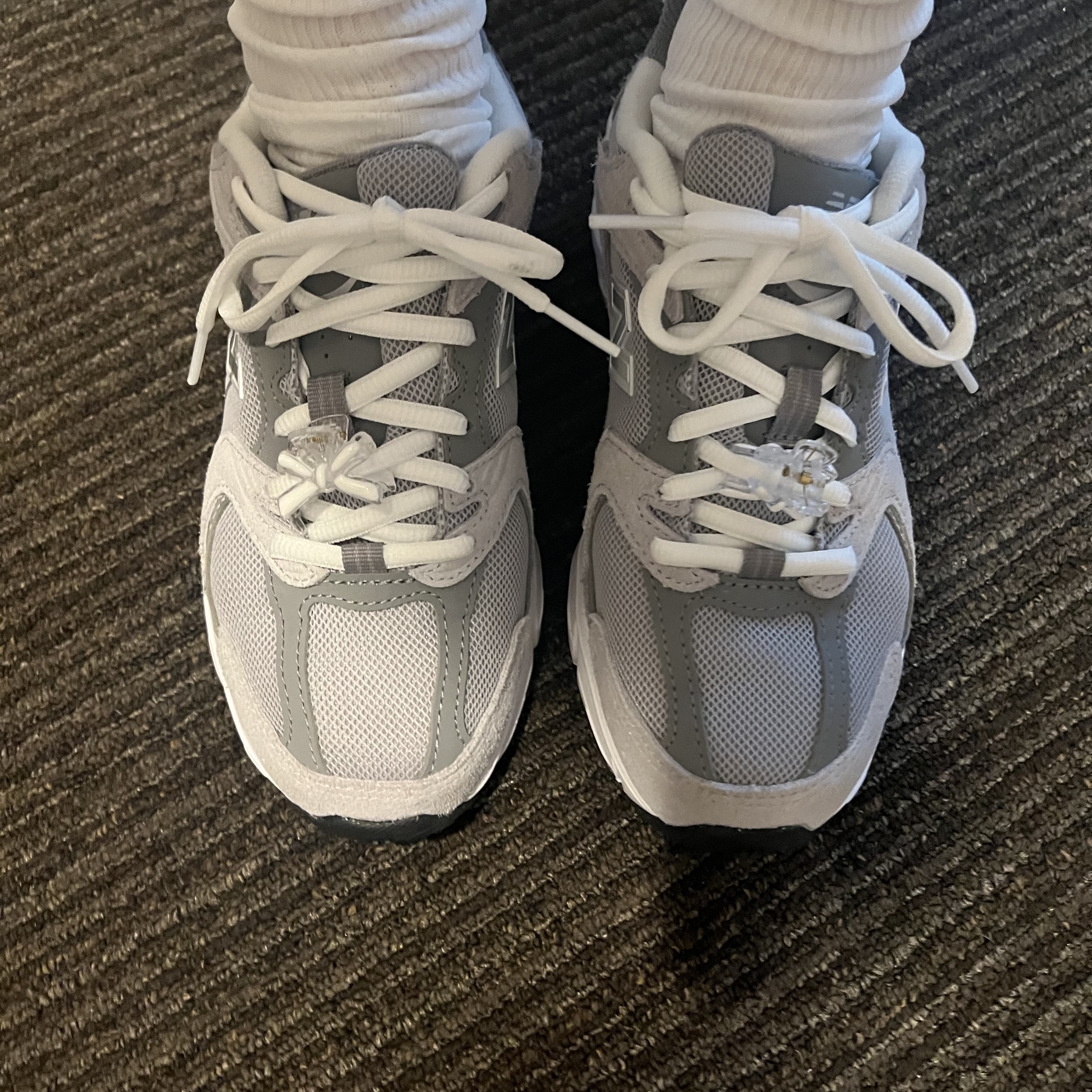 New Balance 530 Grey 착용 스타일