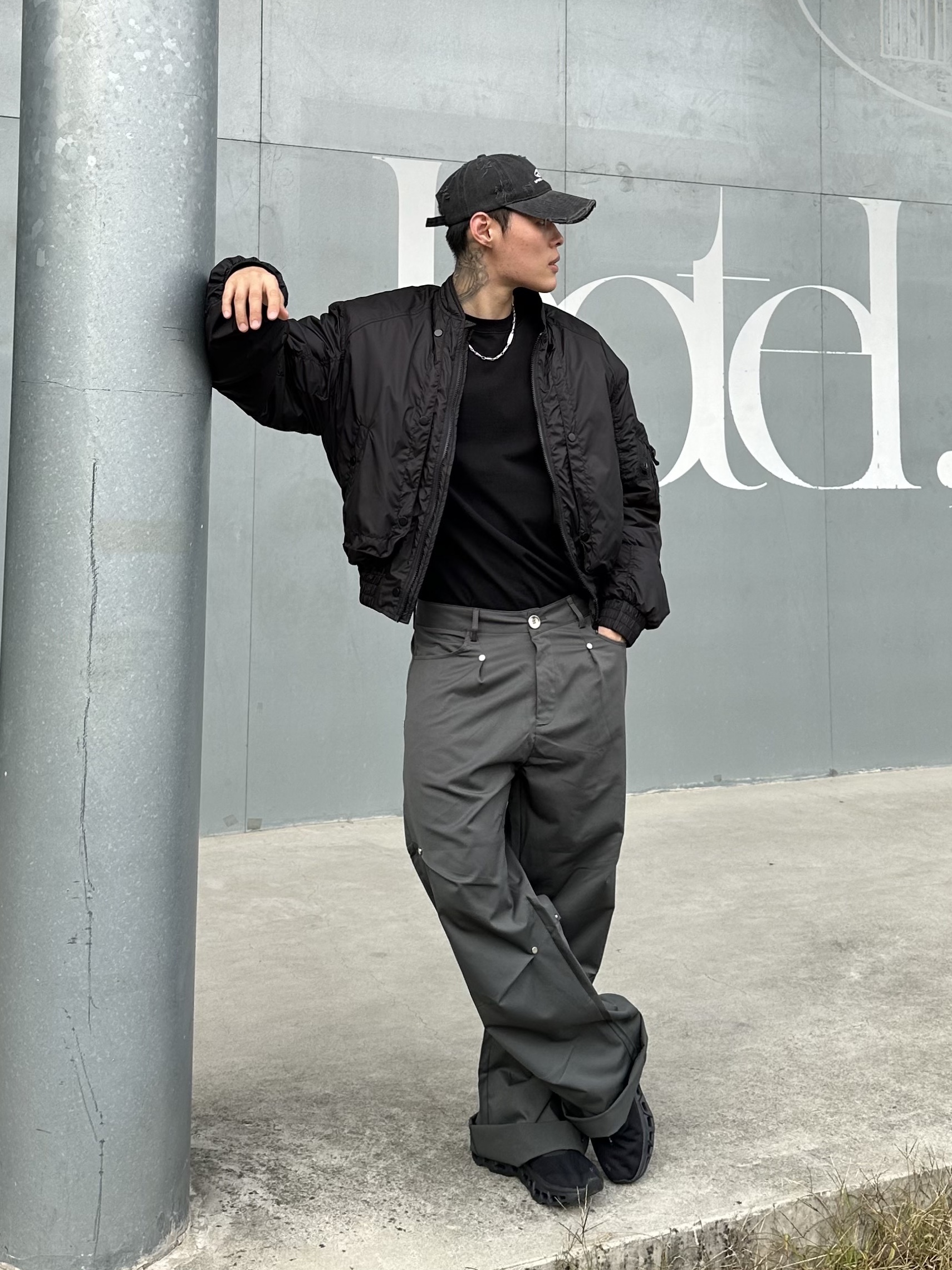 On Running Cloudmonster All Black 착용 스타일 - 2