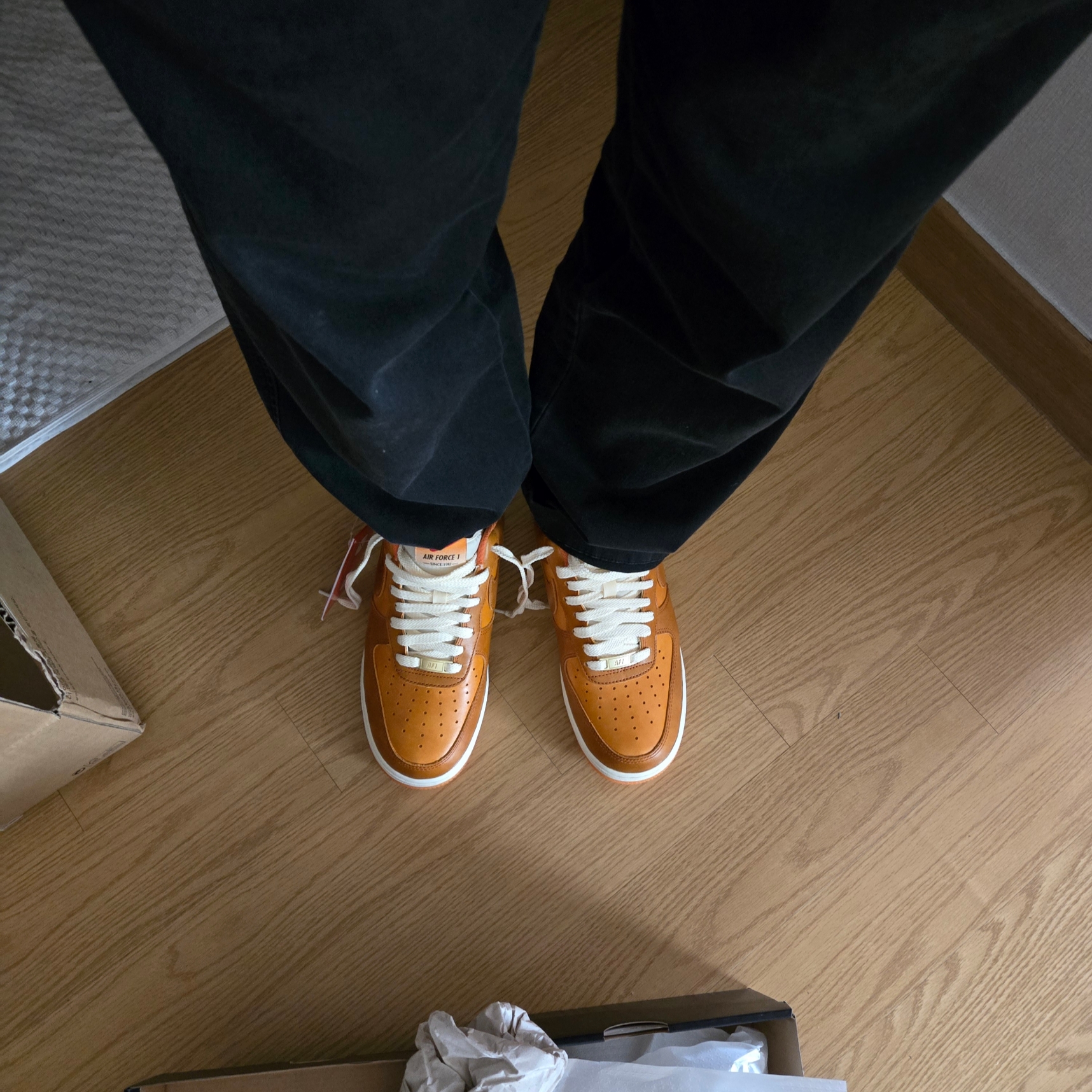Nike Air Force 1 '07 LV8 Russet and Sunset 착용 스타일 - 3