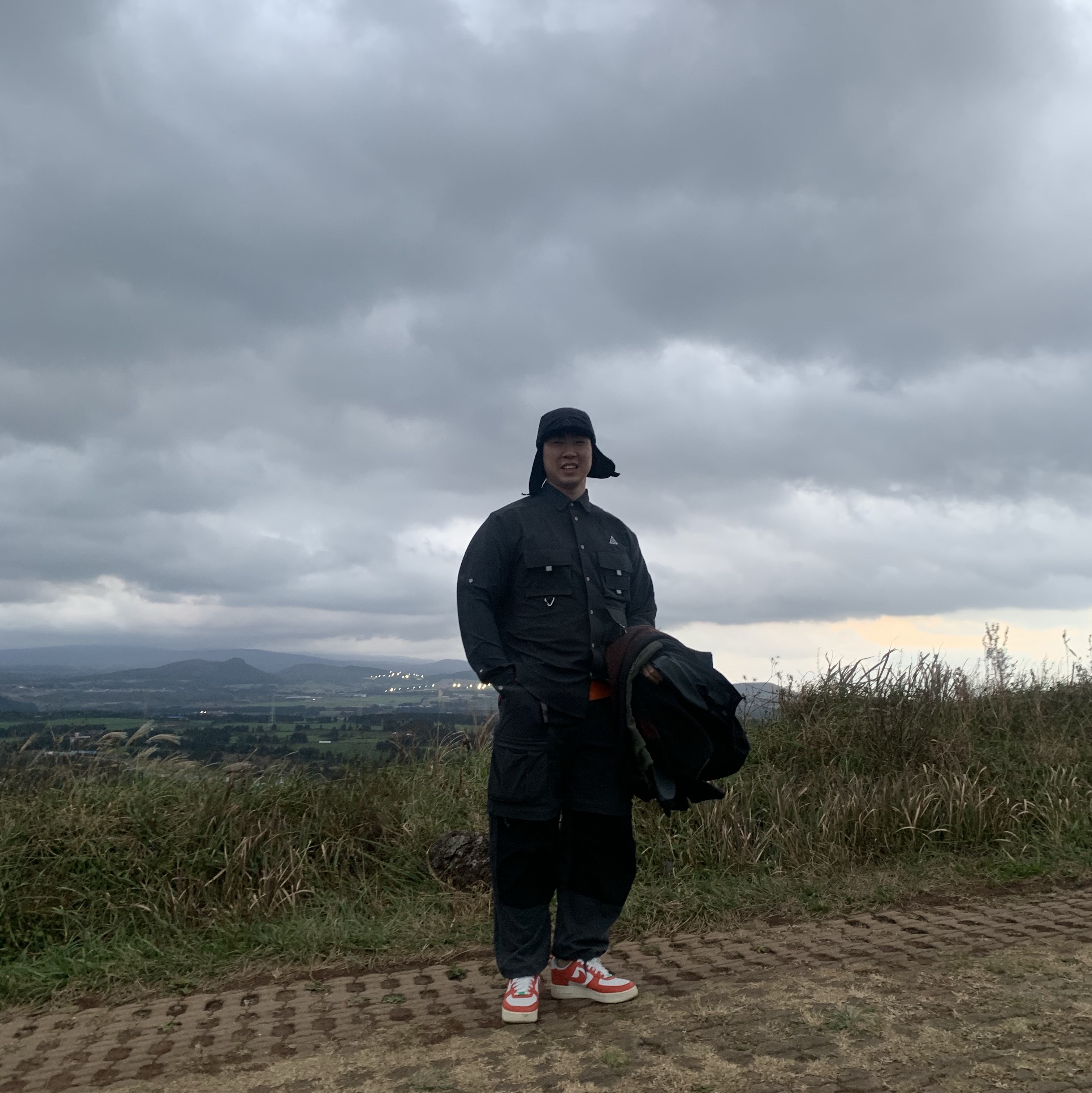 Nike ACG Warm AW84 Cap Black Anthracite, Nike ACG Smith Summit Cargo Pants Dark Smoke Grey - Asia μ°©μ© μ€νμΌ - 2