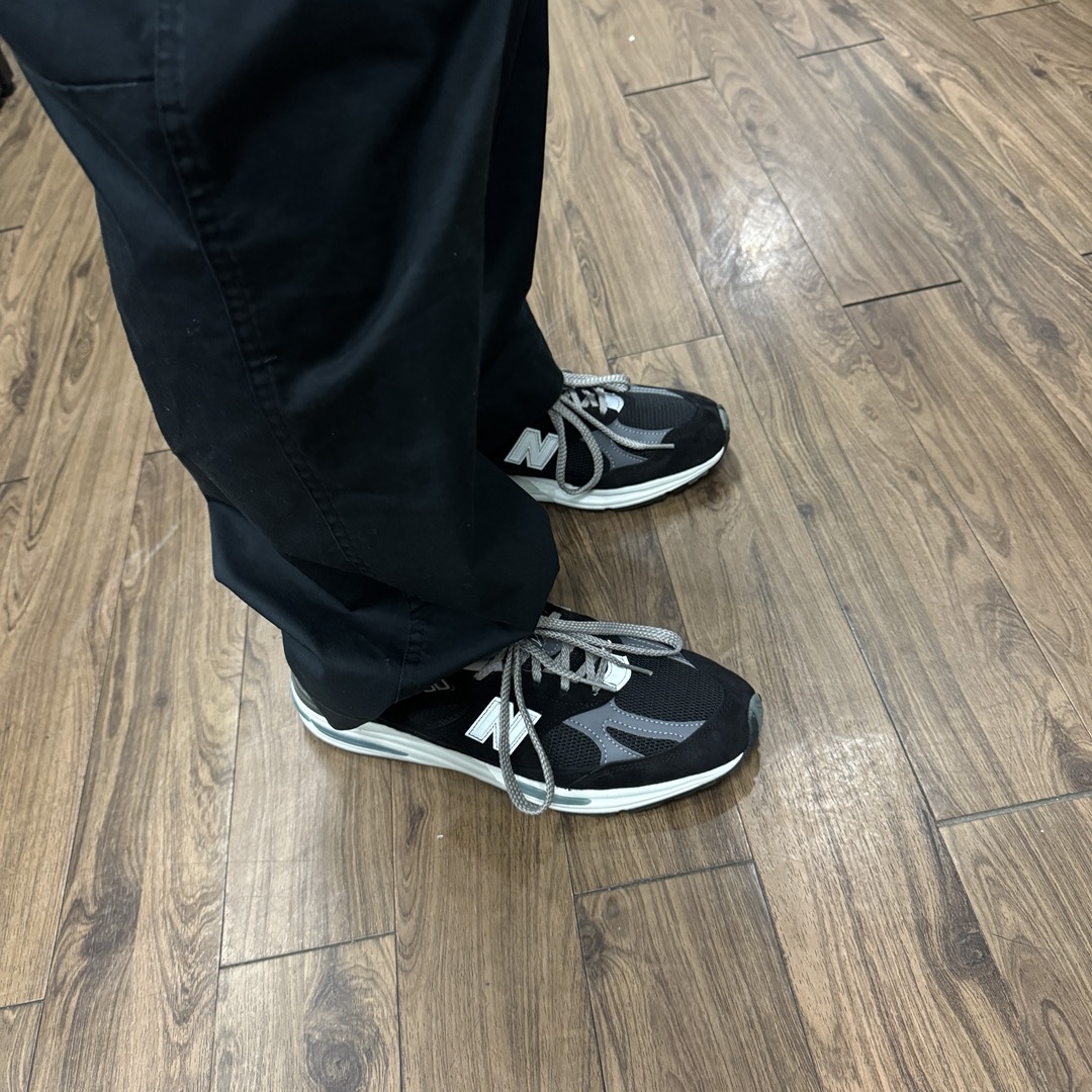 New Balance 991v2 Made in UK Black 착용 스타일 - 4