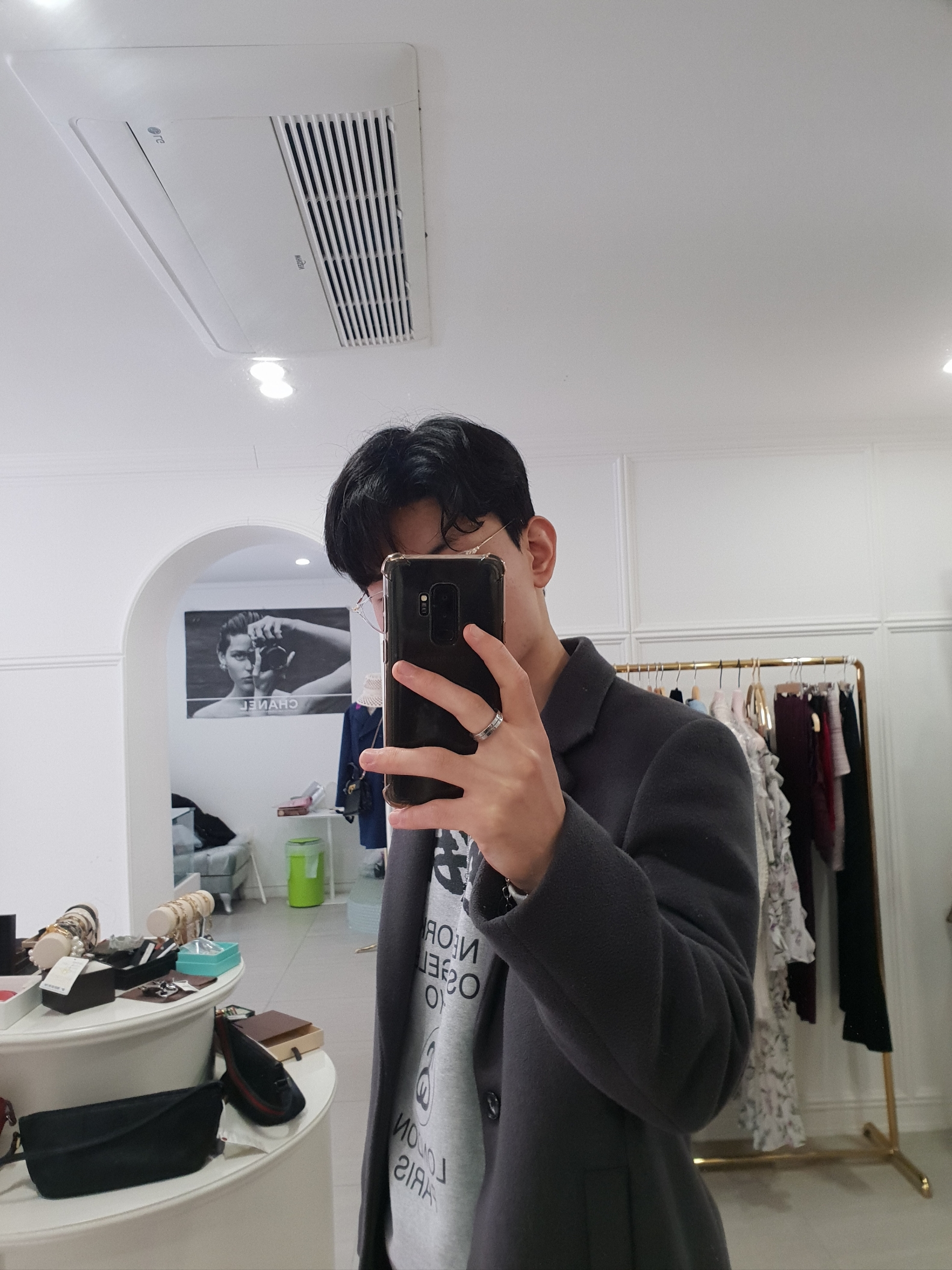 Stussy World Tour Crew Ash Heather 2023 착용 스타일