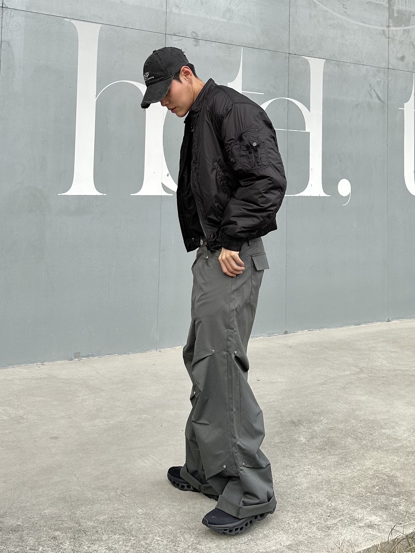 On Running Cloudmonster All Black 착용 스타일 - 3