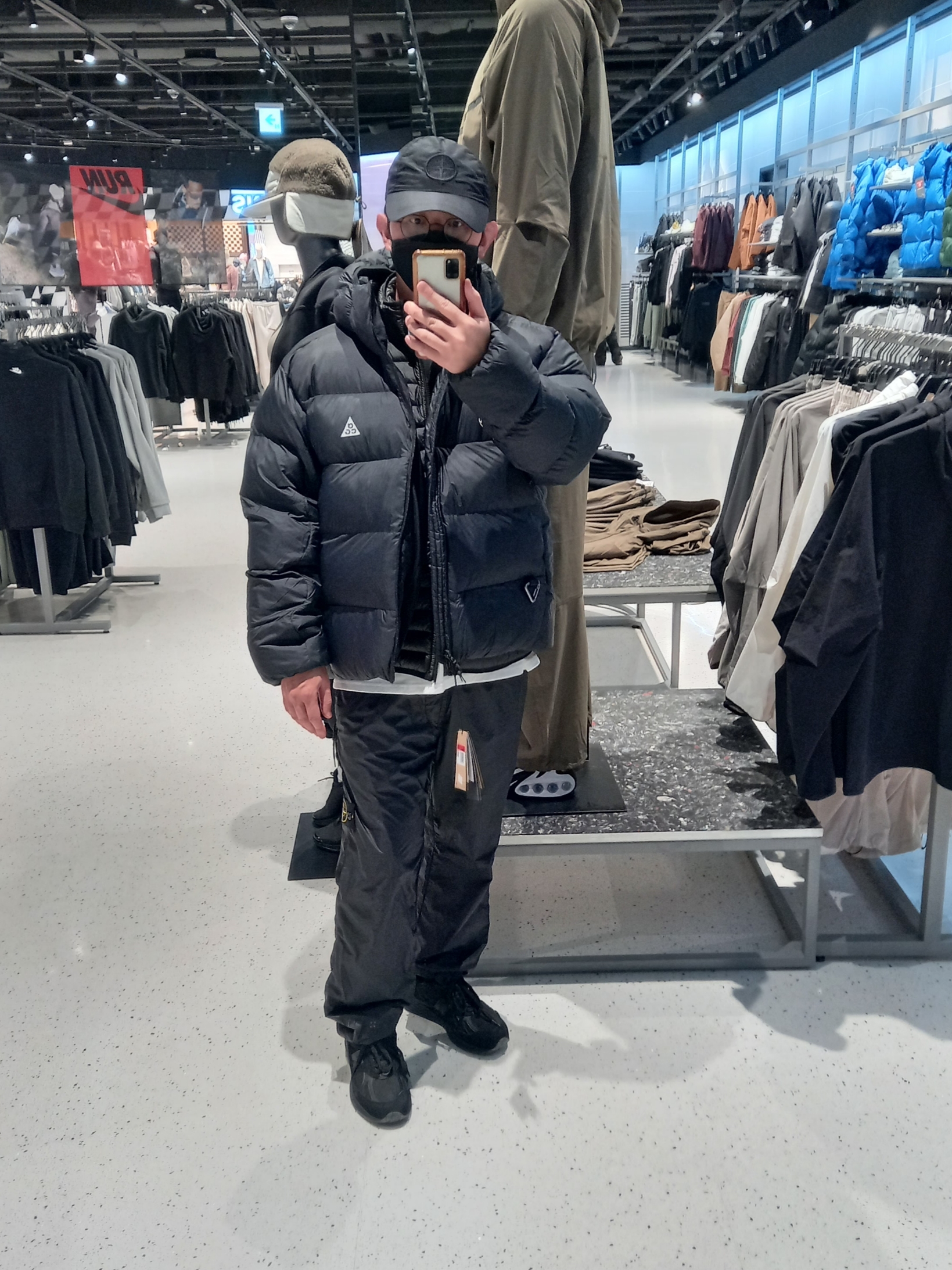 New Balance x Stone Island 991v2 Made in UK Black, IAB Studio T-Shirt White - 23FW 착용 스타일 - 6