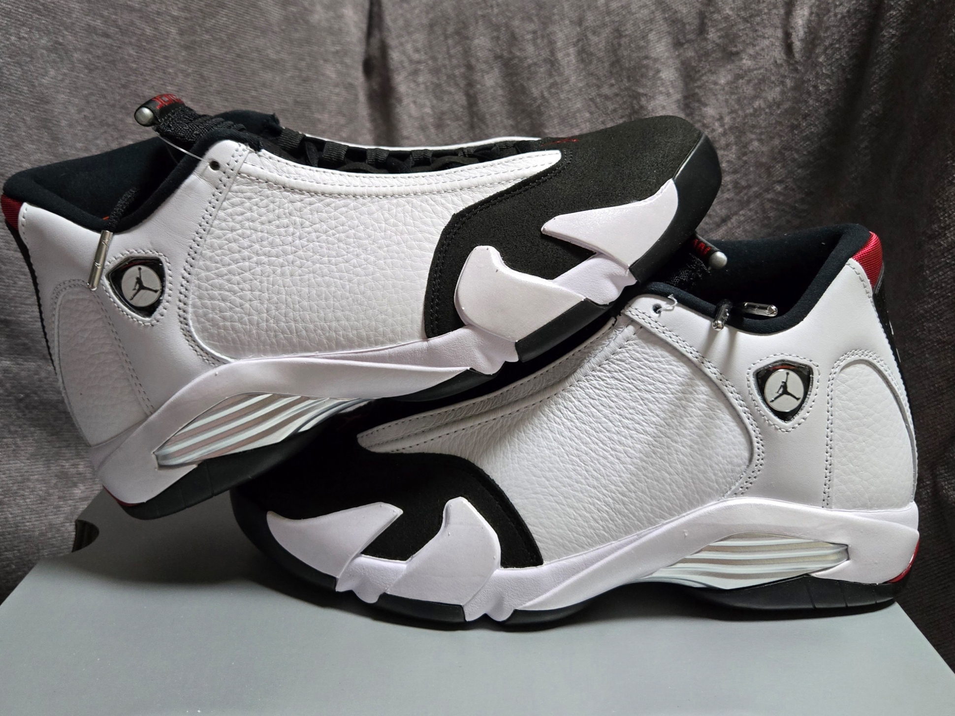 Jordan 14 Retro Black Toe 2024 착용 스타일 - 1