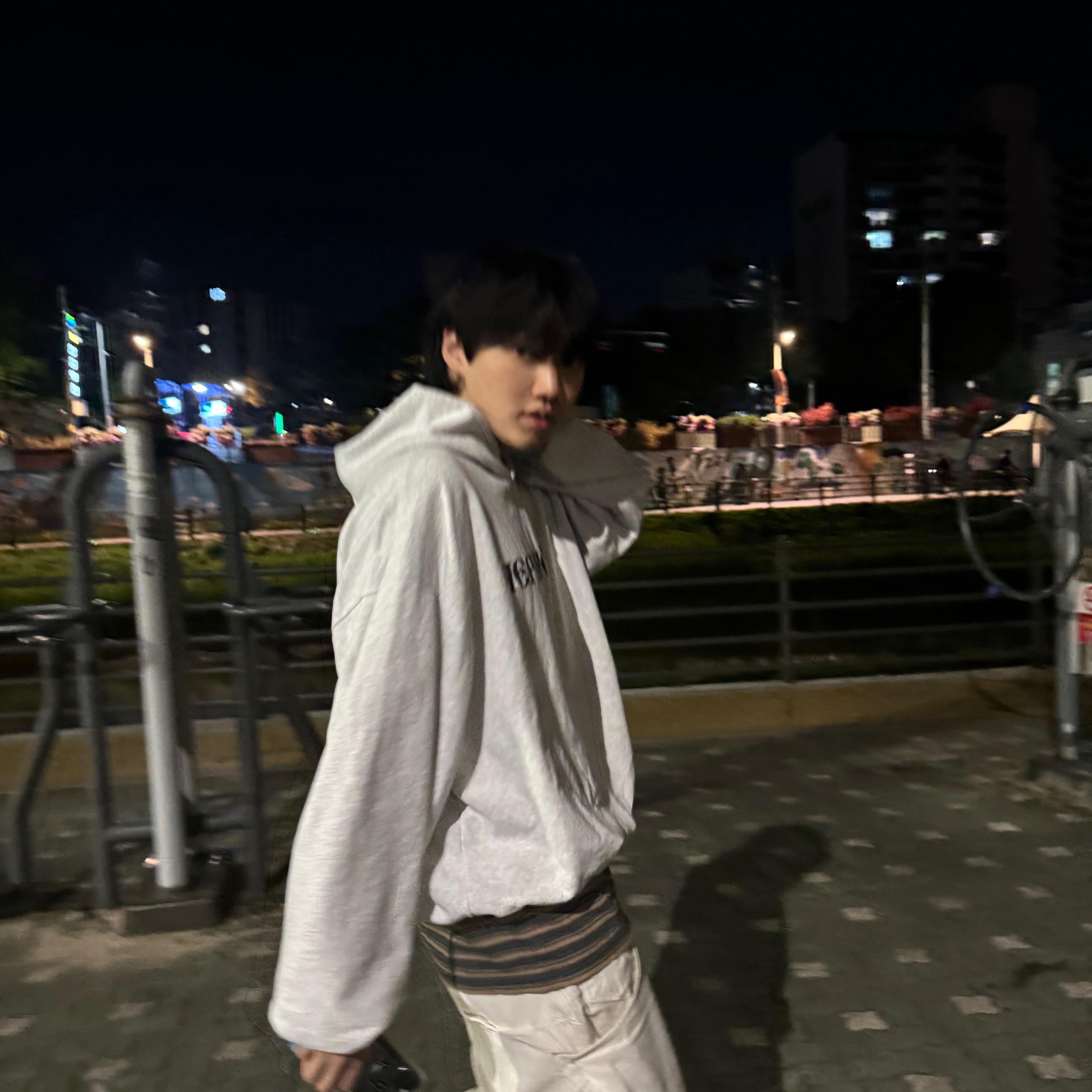 Yeezy x Gosha Rubchinskiy YZY Black Dogs Hoodie Heather Grey, Timberland Premium 6 inch Waterproof Boot Dark Brown - Wide 착용 스타일 - 1