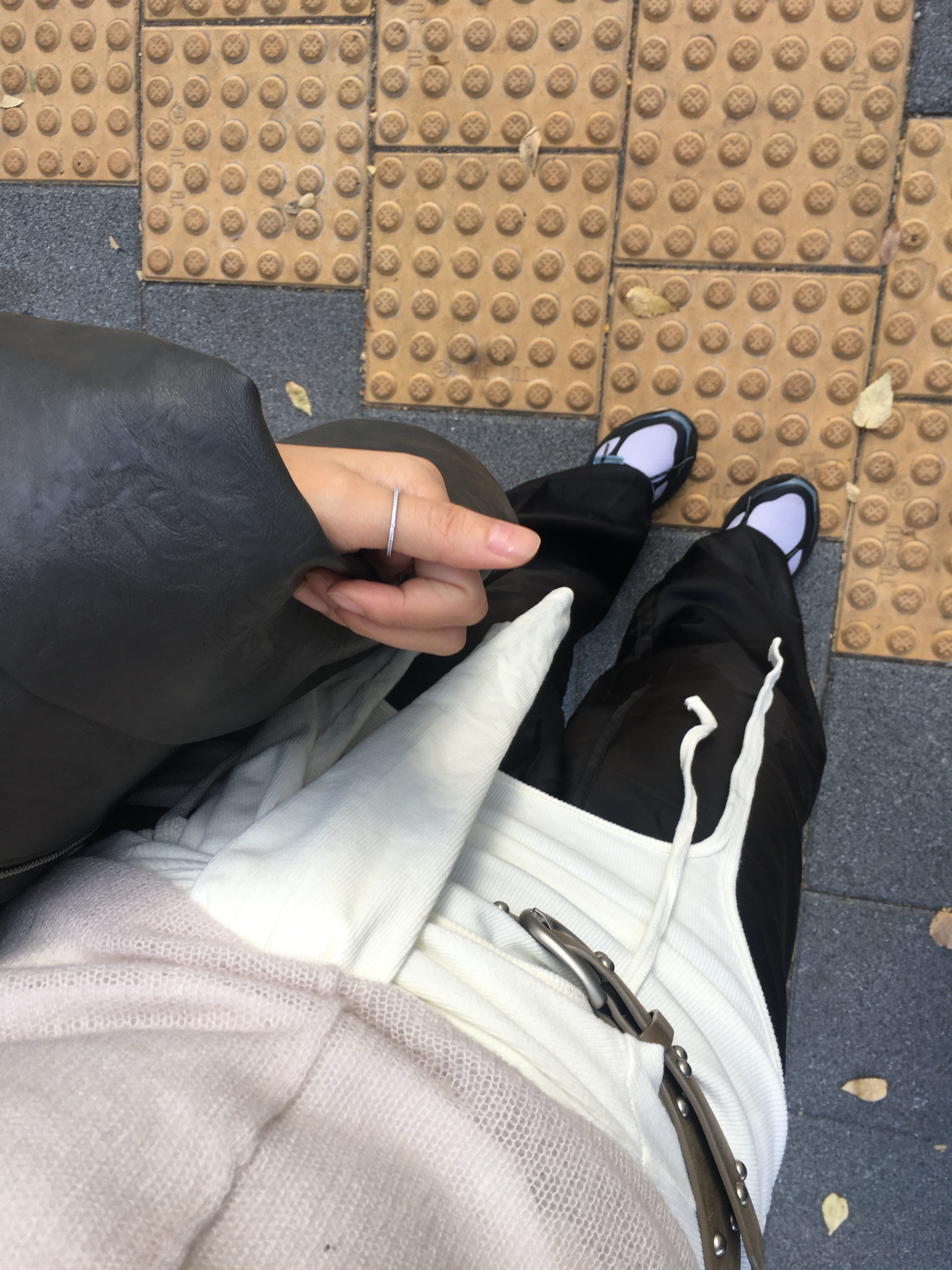 Asics Gel-Terrain Faded Ash Rock Black 착용 스타일 - 2