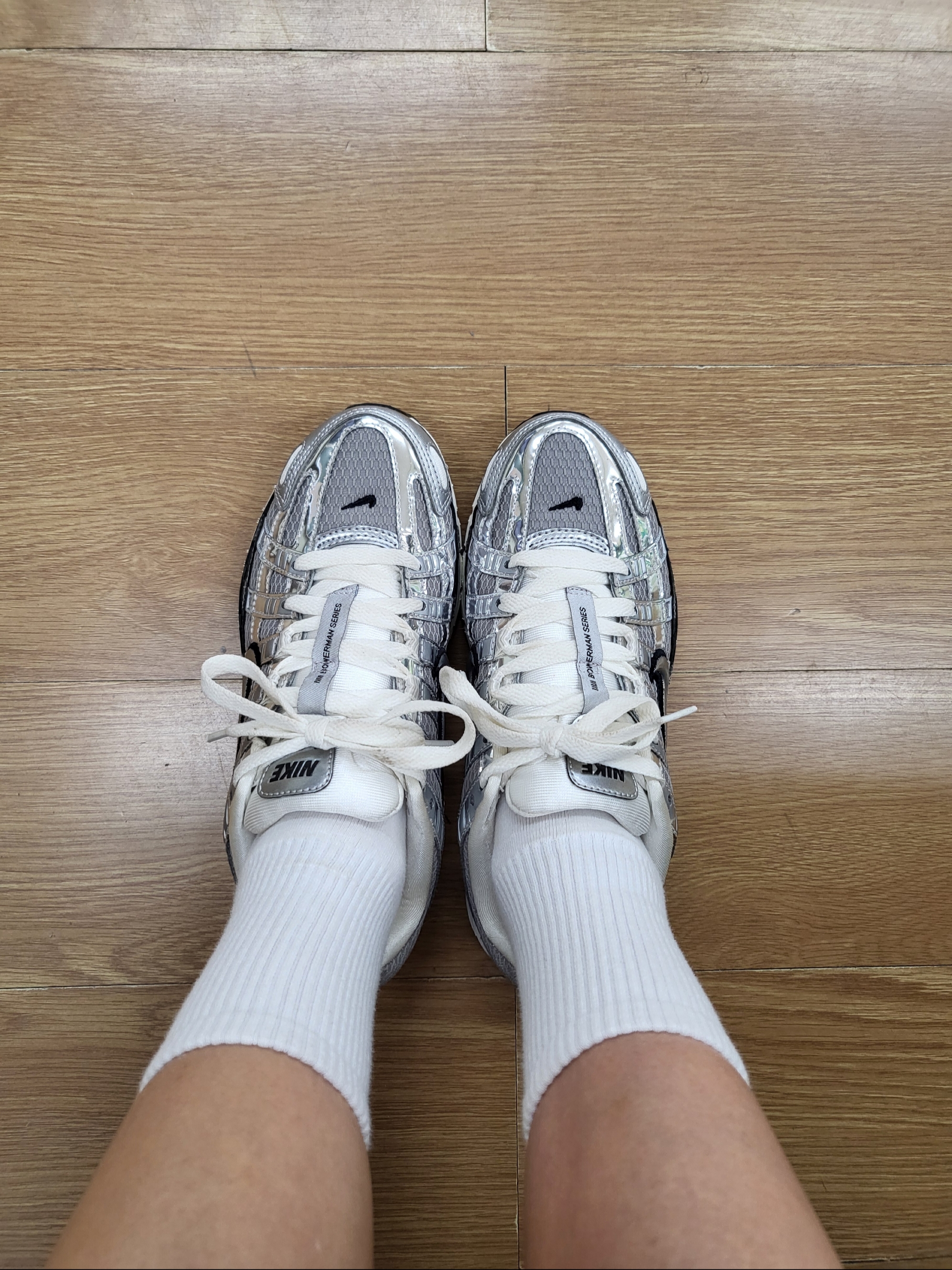 Nike P-6000 Metallic Silver 착용 스타일 - 2