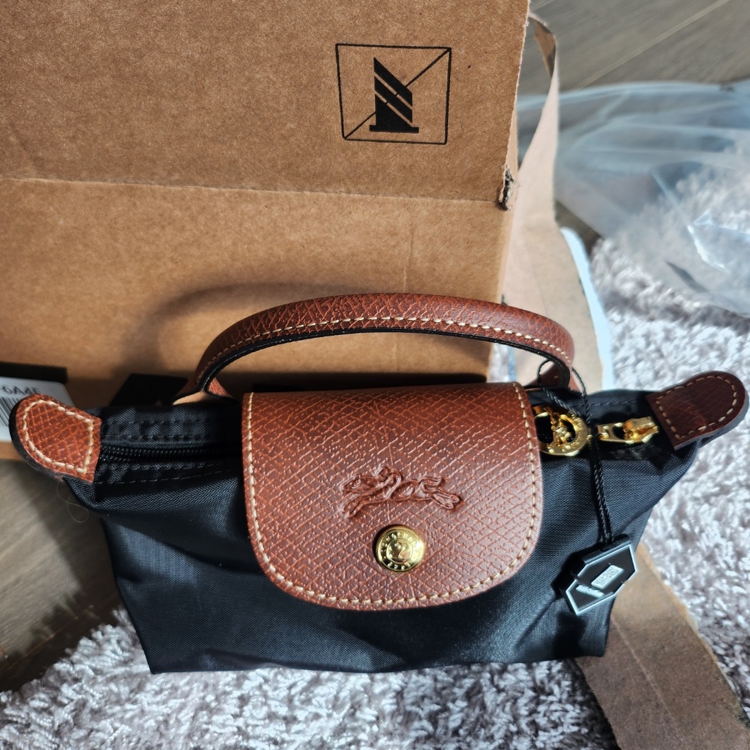 Longchamp Le Pliage Original Handle Pouch Black 착용 스타일