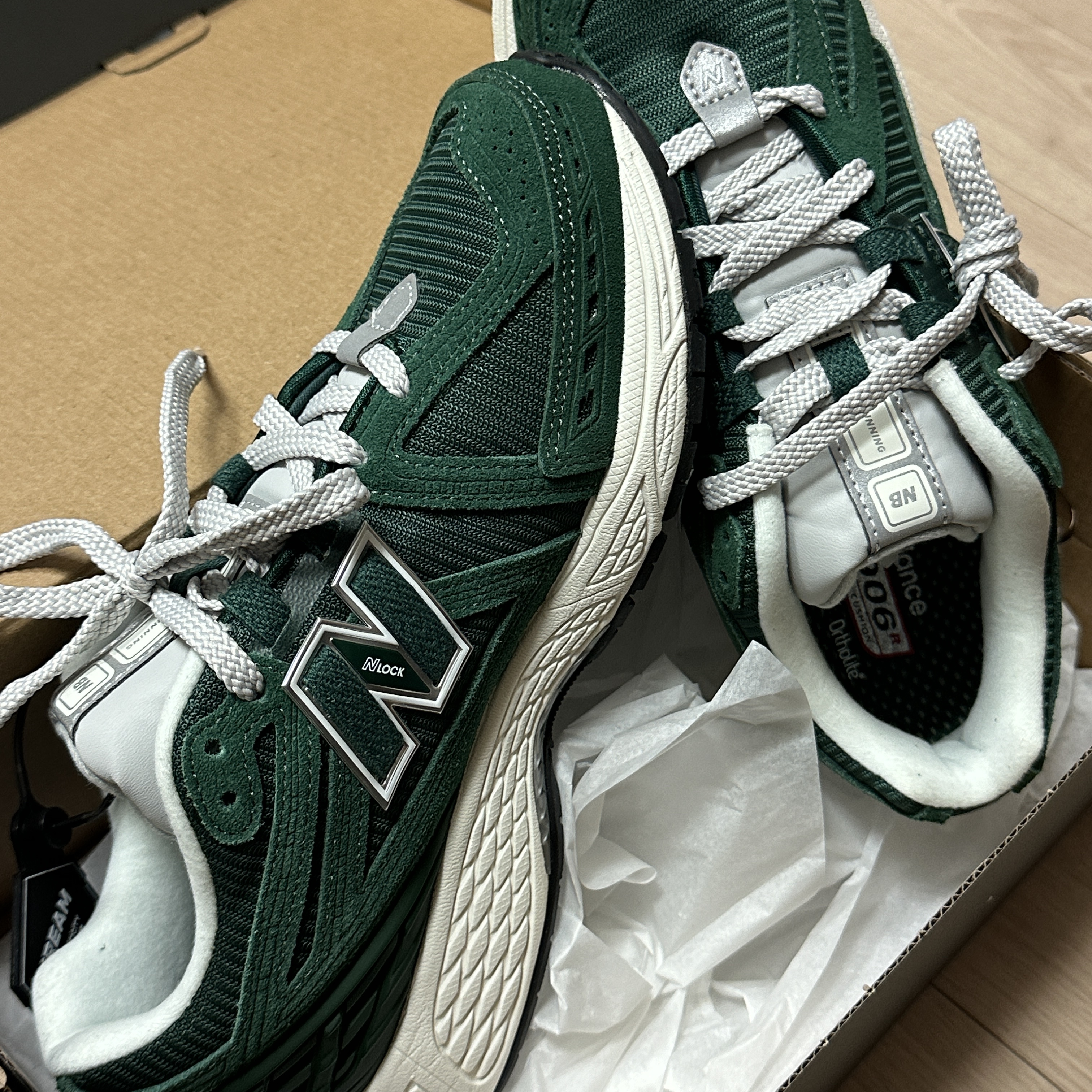 New Balance 1906R Nightwatch Green 착용 스타일