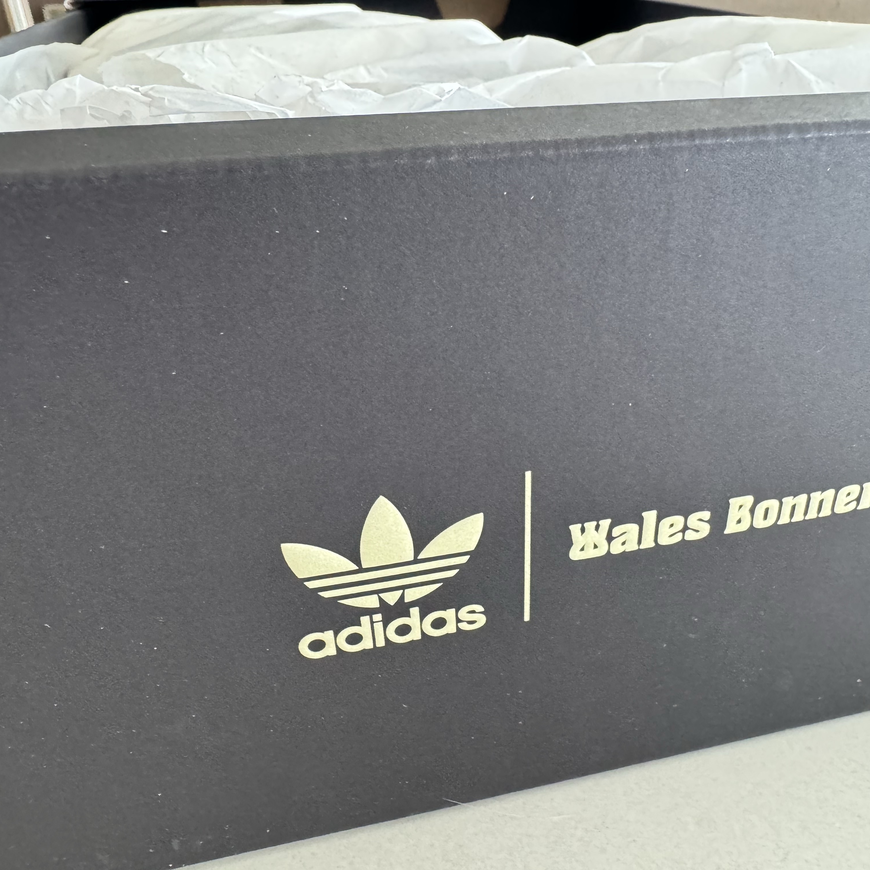 Adidas x Wales Bonner Superstar Wonder White Collegiate Navy 착용 스타일 - 3