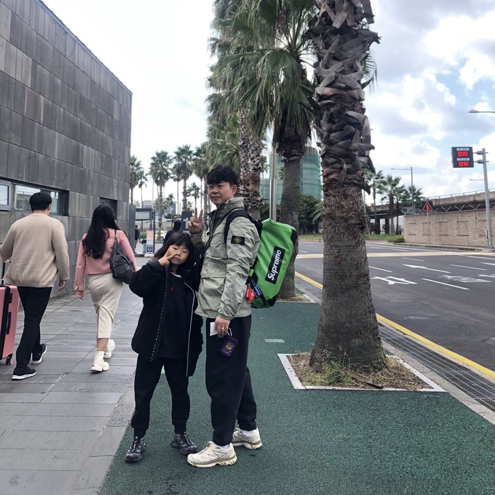 Supreme x Tetris Mini Red - 24SS (Korean Ver.), Supreme Floating Keychain Faded Blue - 23FW 착용 스타일 - 2
