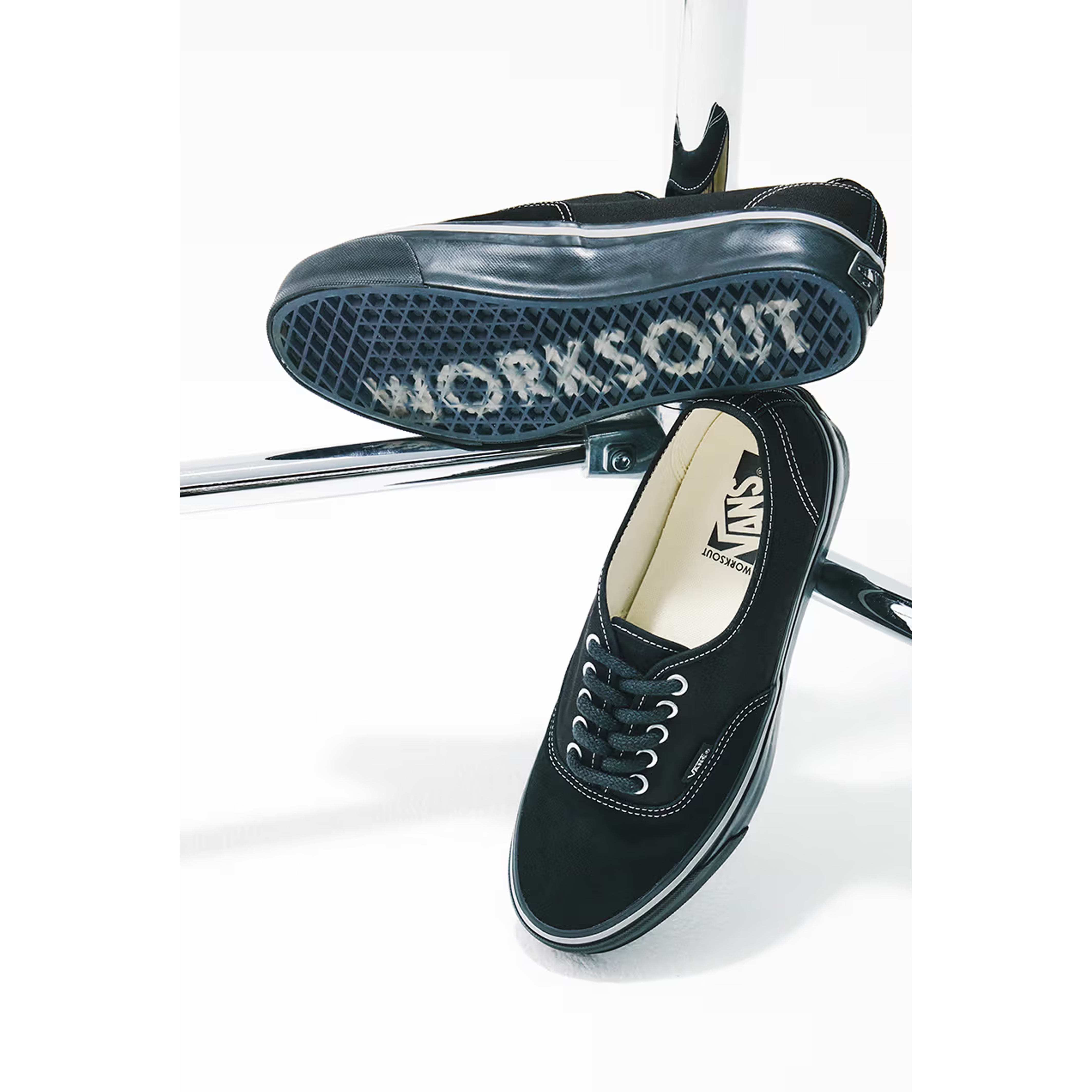 Vans Vault x Worksout OG Authentic LX Black White Aspa, Vans Vault x Worksout OG Style 36 LX Black White Aspa 착용 스타일 - 3