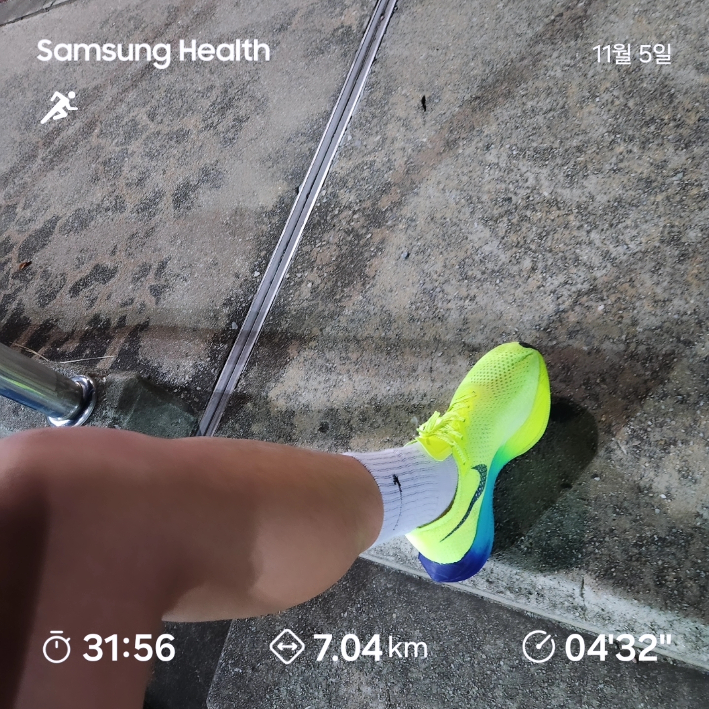 Nike ZoomX Vaporfly Next% 3 Volt Scream Green 착용 스타일