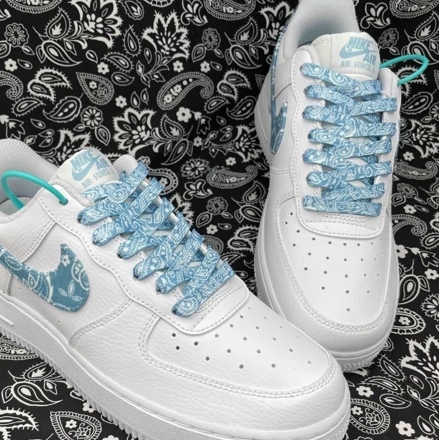 (W) Nike Air Force 1 '07 Essential Paisley Swoosh White Worn Blue 착용 스타일 - 2