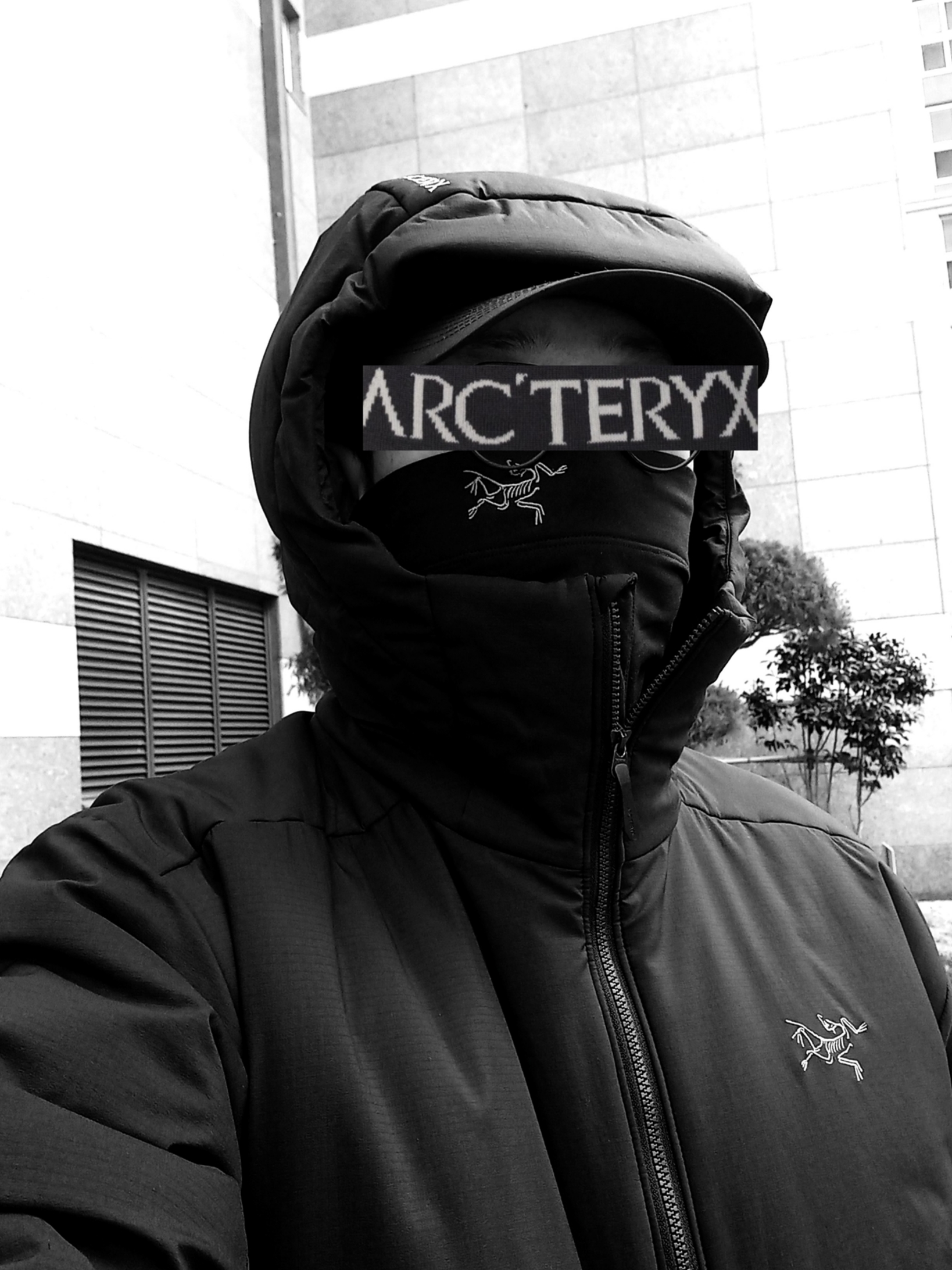 Arc'teryx Atom Heavyweight Hoody Black, Arc'teryx Rho Neck Gaiter Long Black 착용 스타일 - 1