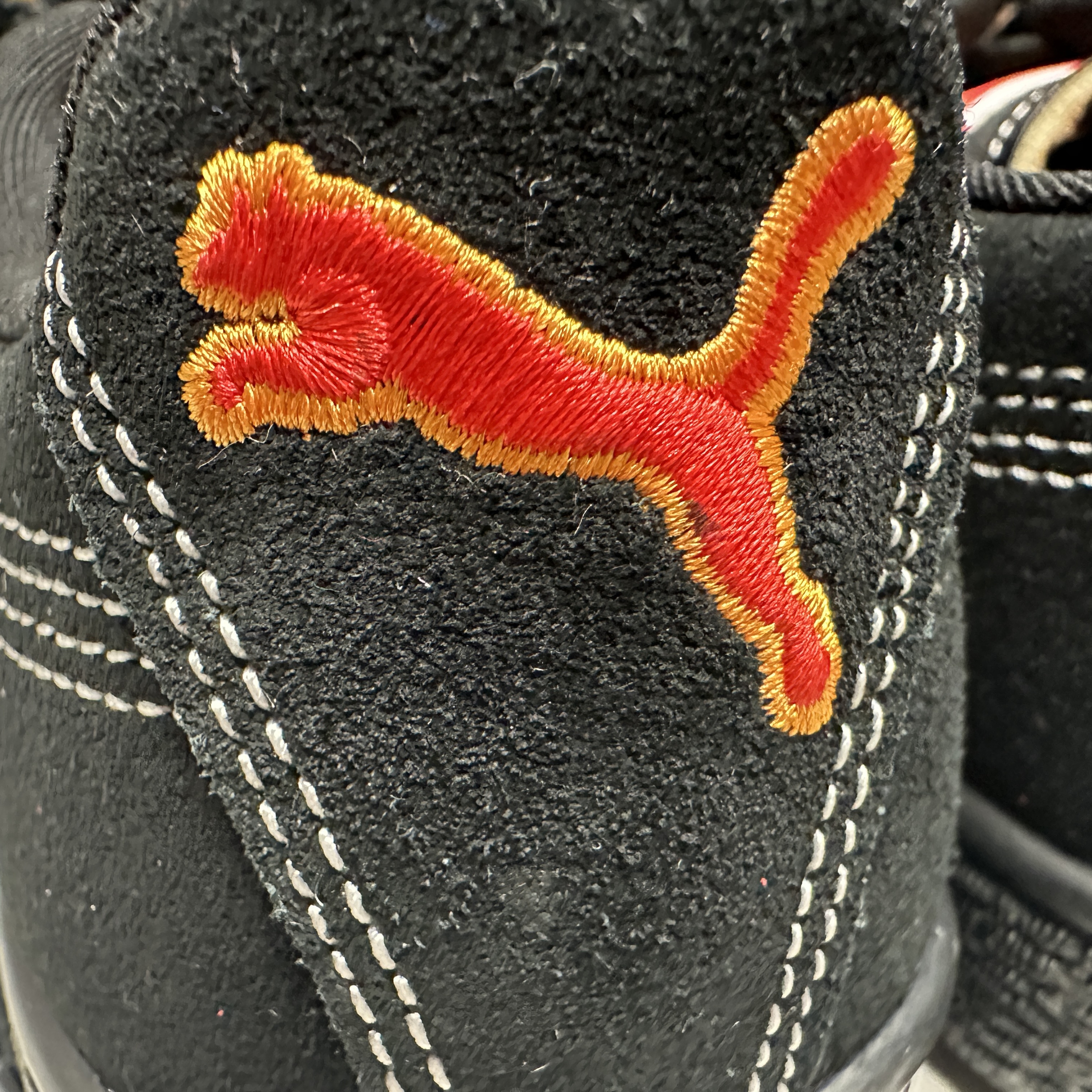 Puma x Butter Goods Suede Classic Black Red, Puma Speedcat Archive Haute Coffee Frosted Ivory 착용 스타일