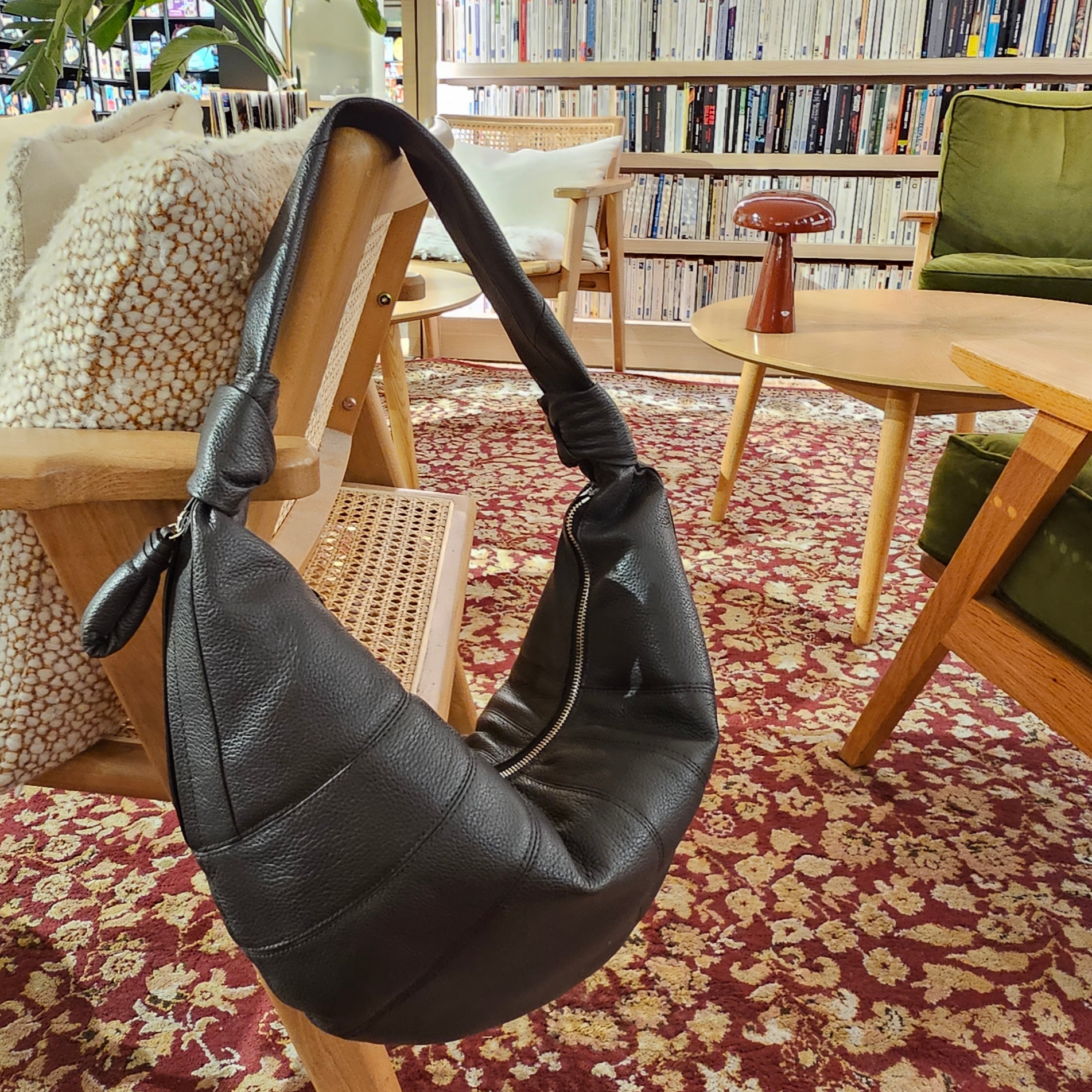 Lemaire Fortune Croissant Bag Soft Grained Leather Dark Chocolate 착용 스타일