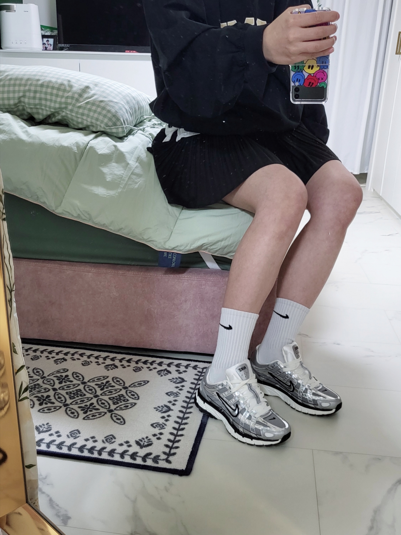Nike P-6000 Metallic Silver 착용 스타일 - 4