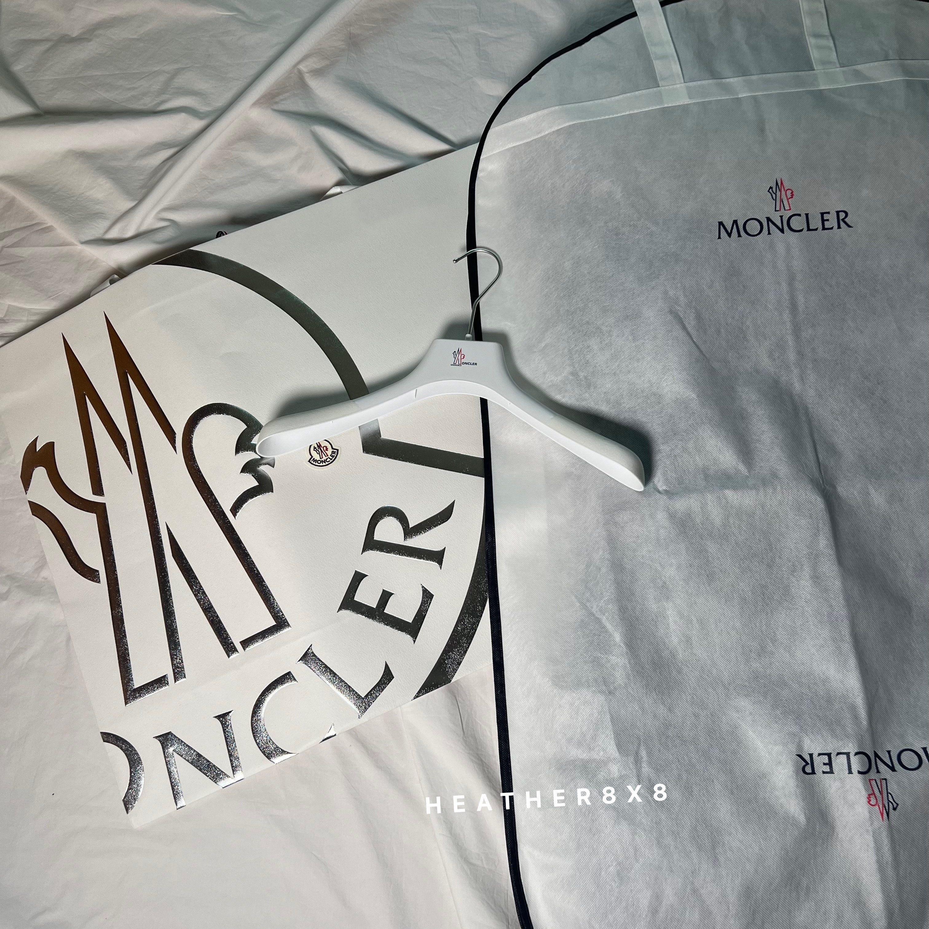 (W) Moncler Khloe Long Down Jacket Black Beige - 24FW 착용 스타일