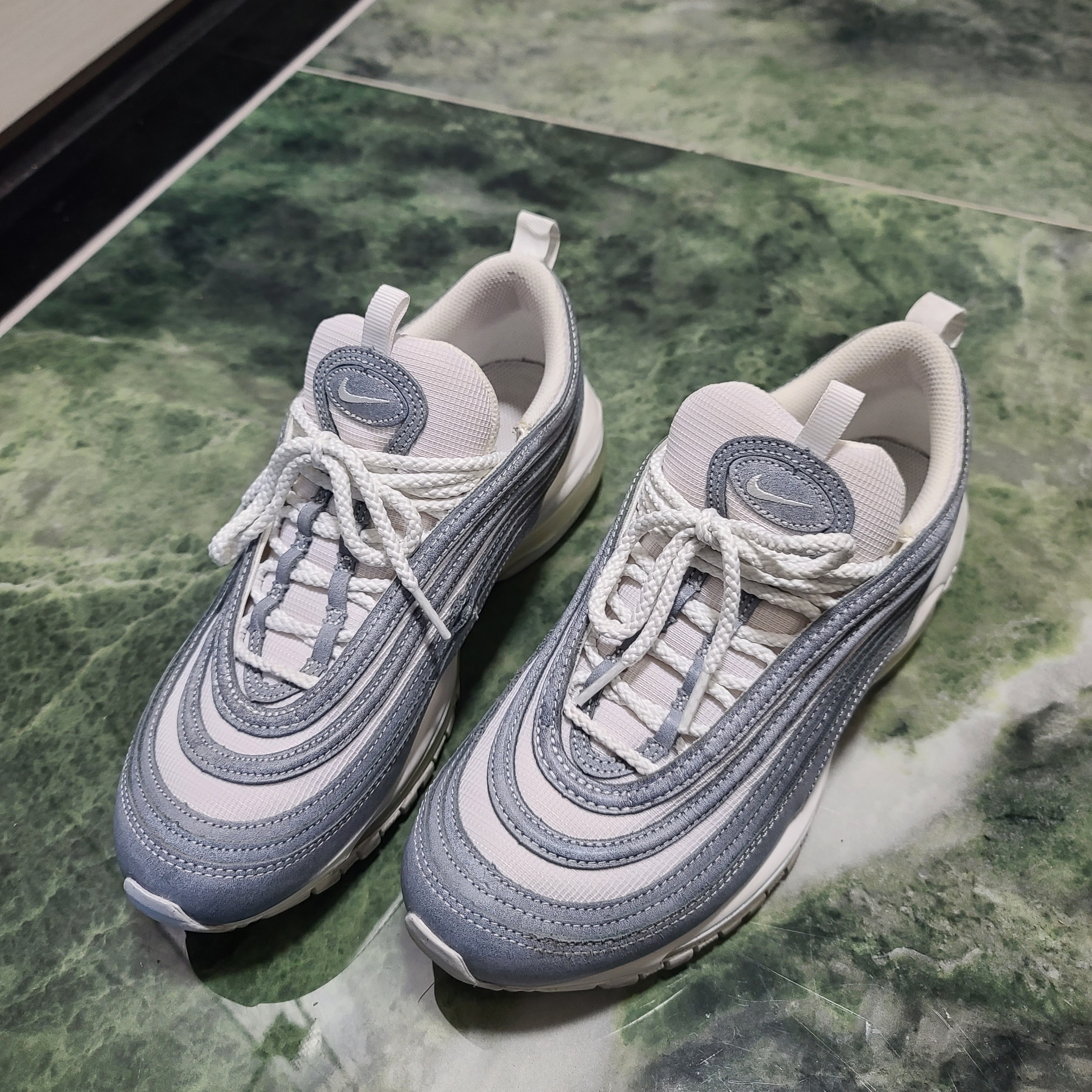 Nike x Comme des Garcons Air Max 97 Glacier Grey 착용 스타일 - 2