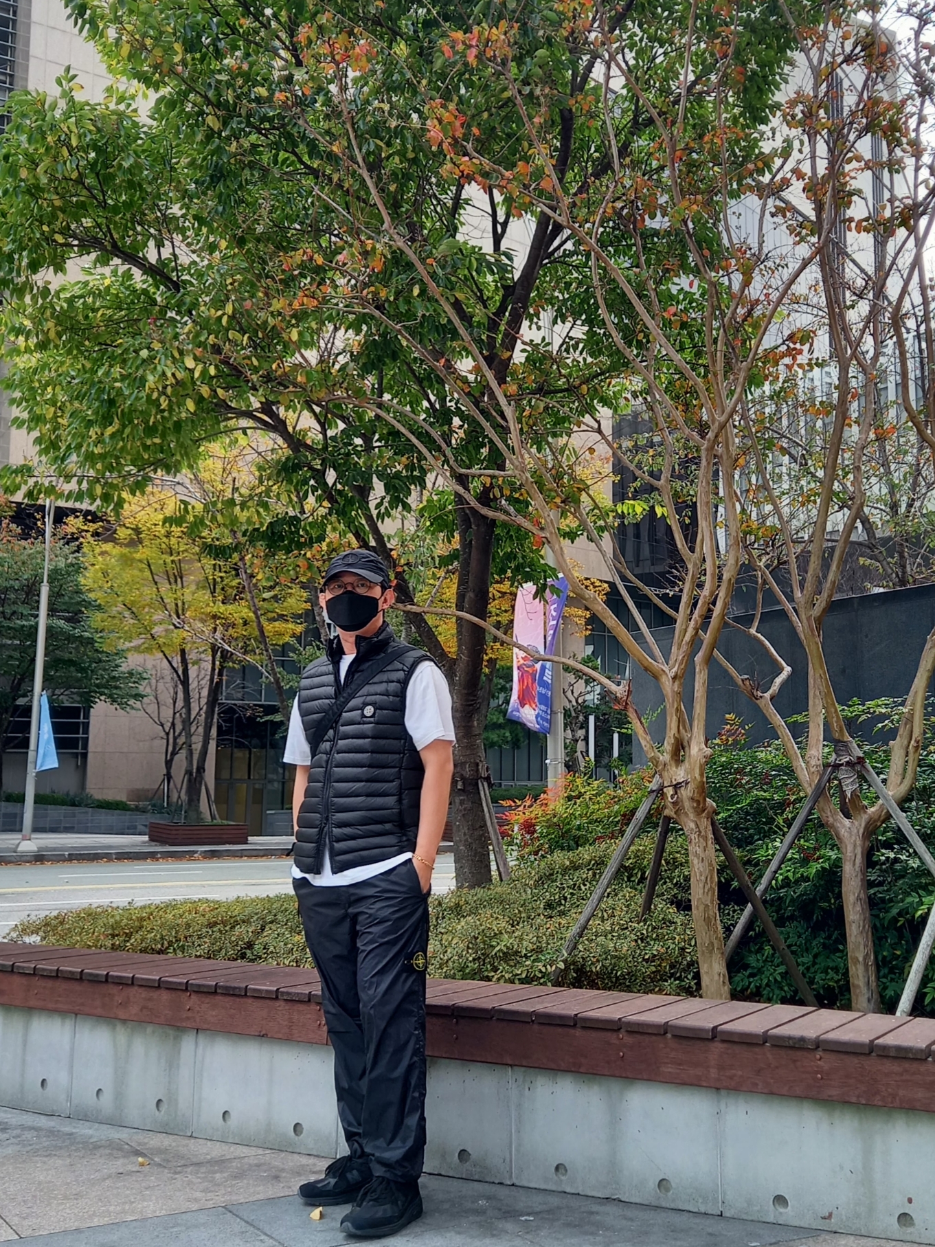 New Balance x Stone Island 991v2 Made in UK Black, Stone Island G0224 Packable Loom Woven Chambers R-Nylon Down TC Vest Black - 23SS 착용 스타일 - 1