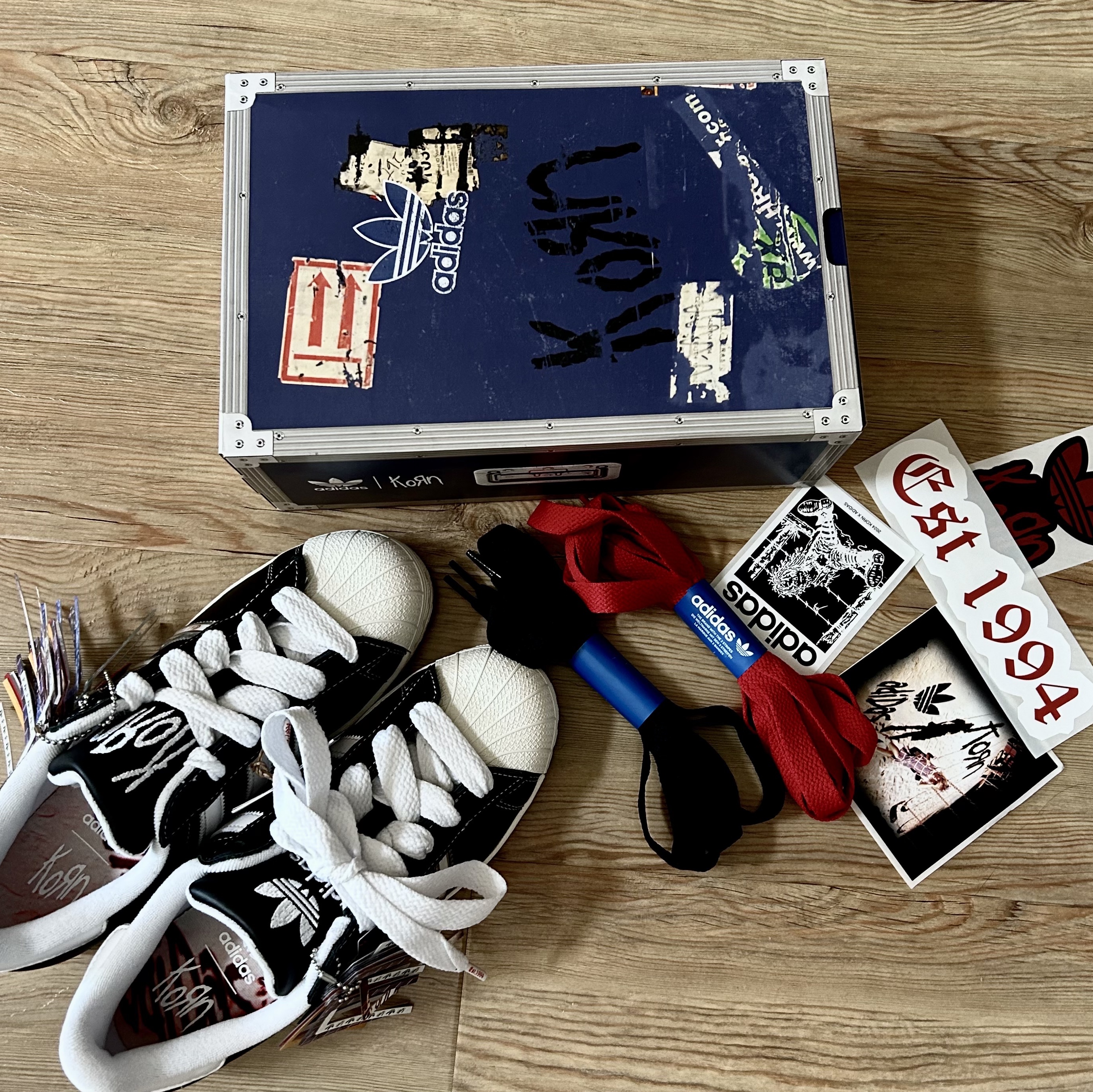 Adidas x KoRn Superstar 30th Anniversary Core Black Translucent 착용 스타일