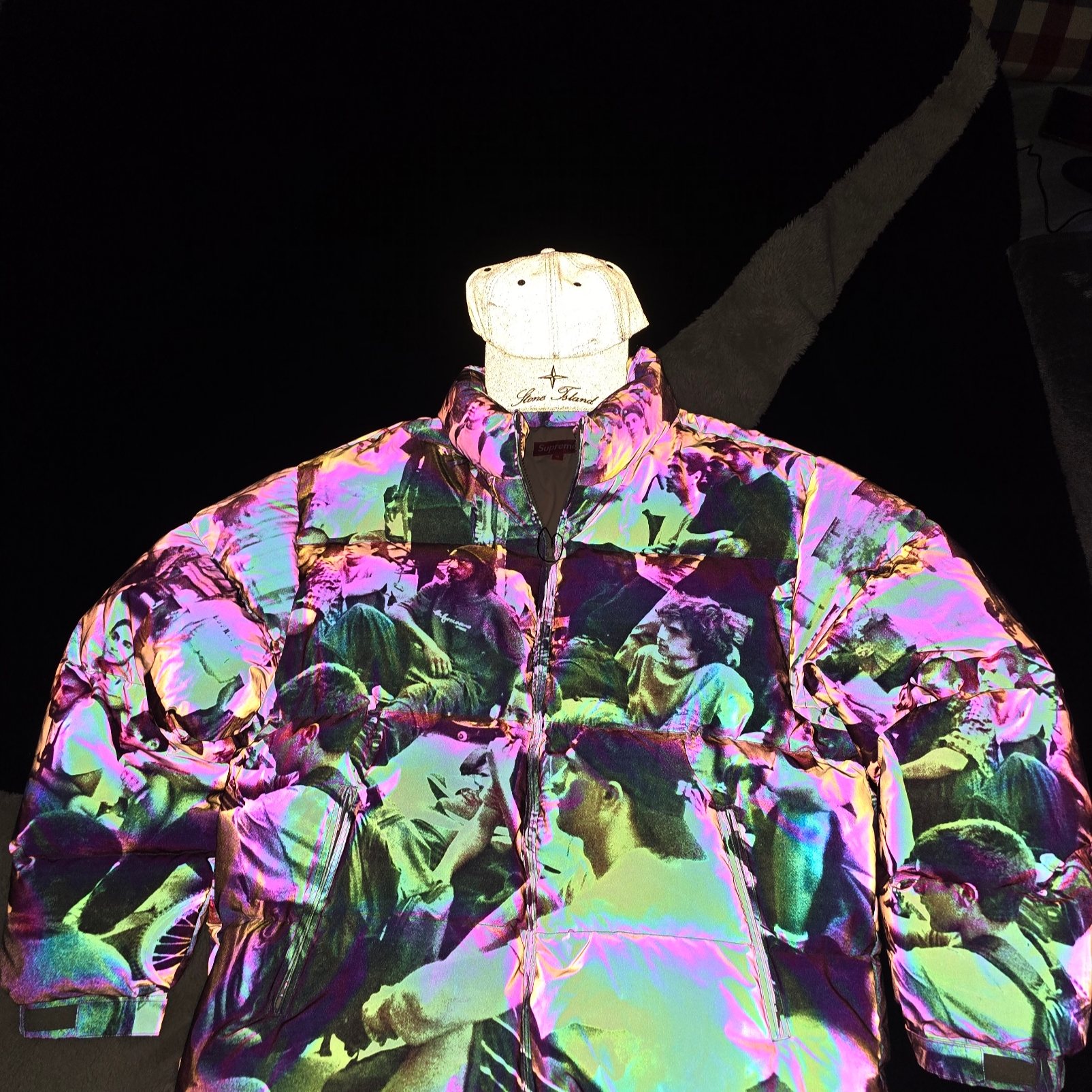 Supreme Lafayette Reflective Down Jacket Multicolor - 21FW, Supreme x Stone Island Denim 6-Panel Reflective - 23FW 착용 스타일 - 2