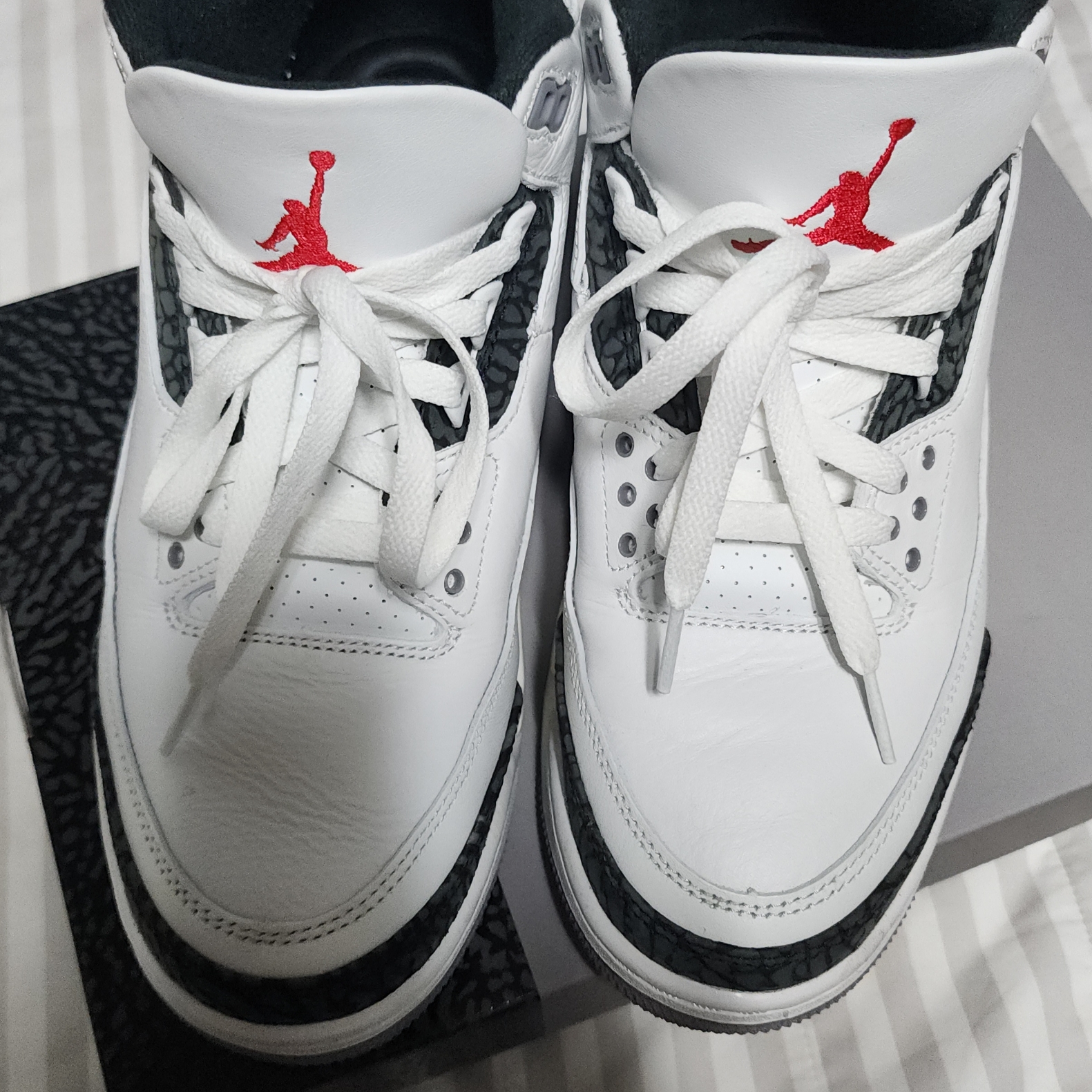 Jordan 3 Retro Cement Grey 착용 스타일 - 2