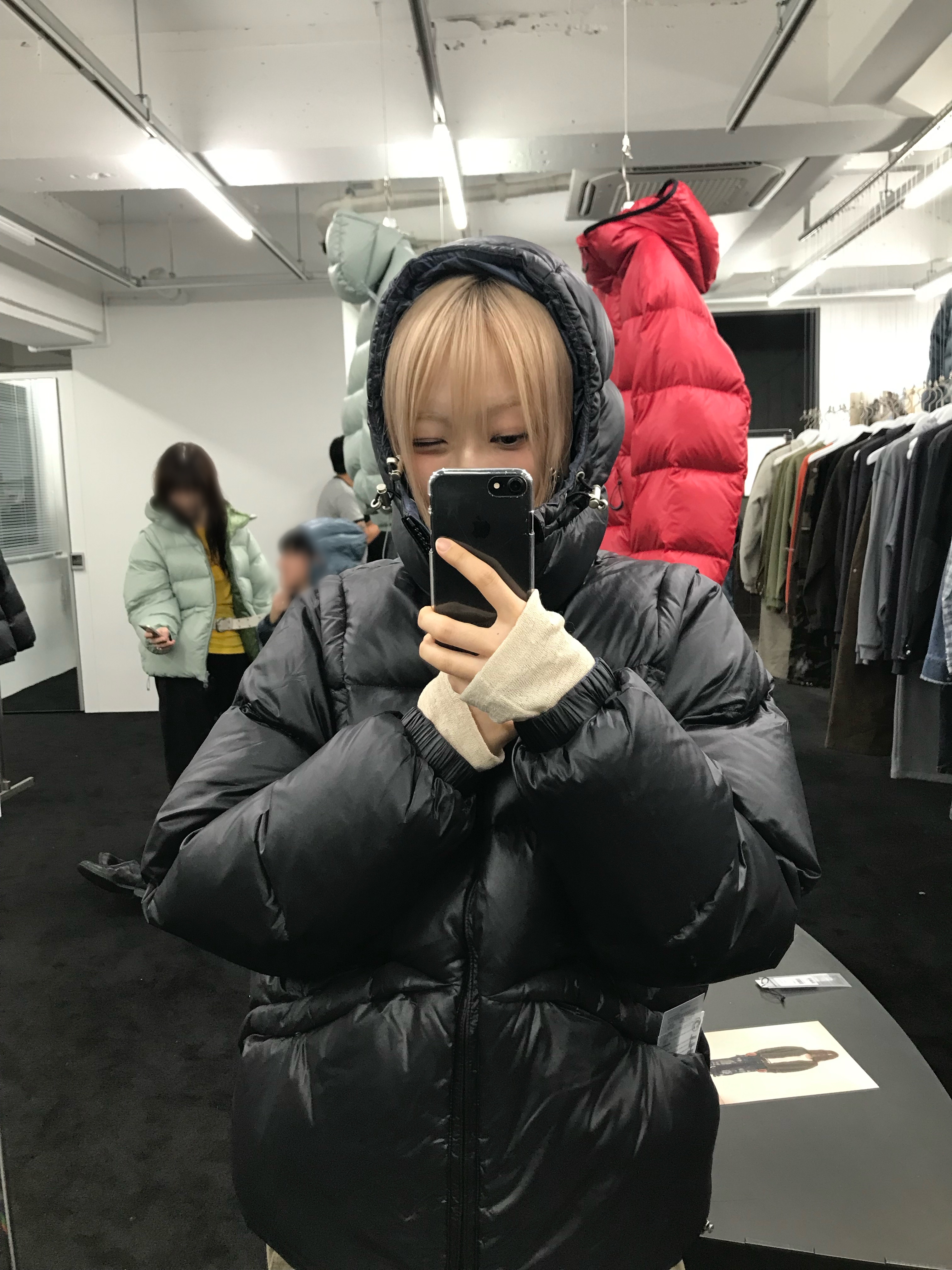 Thevinylhouse Reversible Padded Jacket Sand, Thevinylhouse Reversible Padded Jacket Black μ°©μ© μ€νμΌ - 2