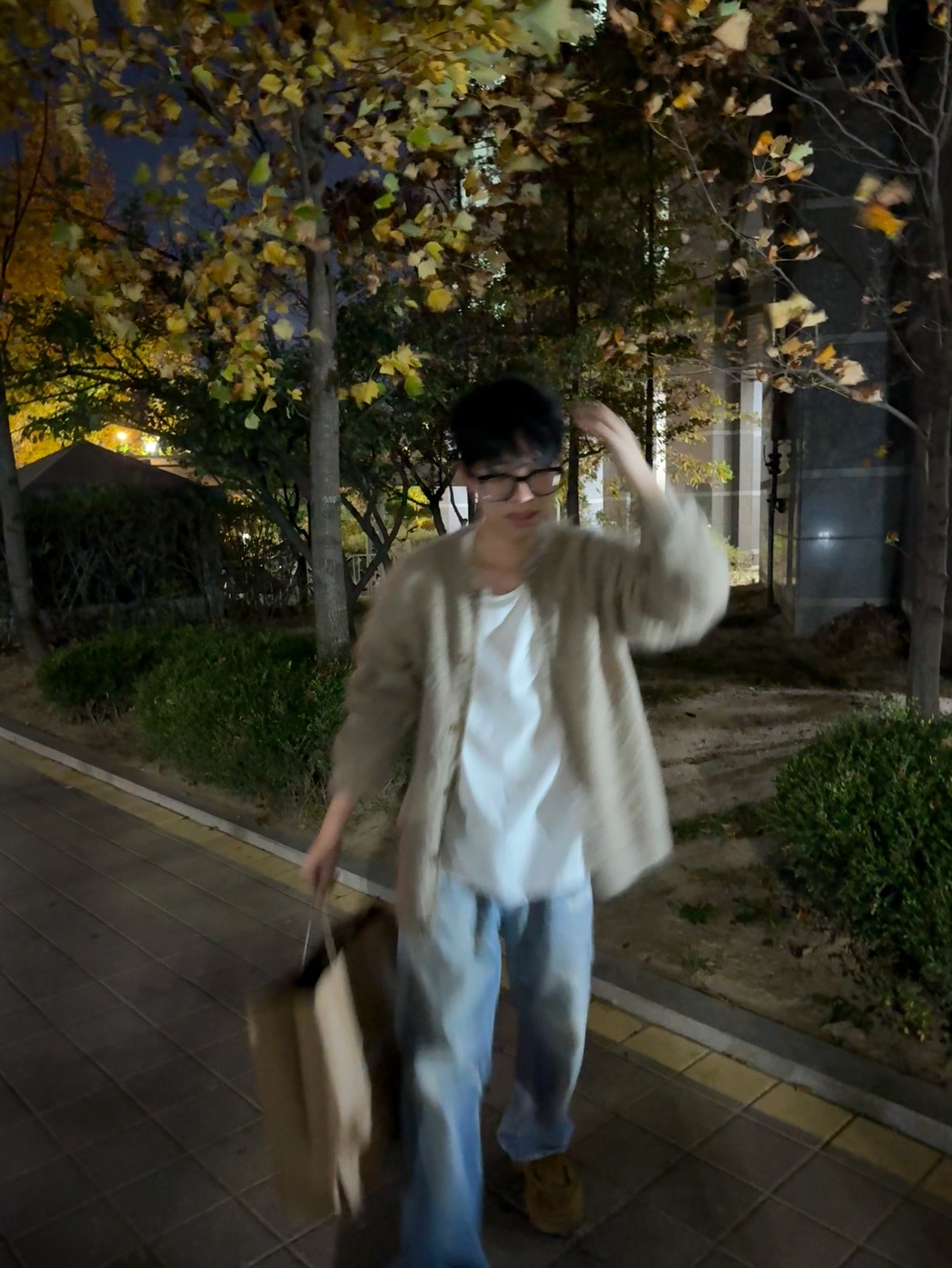 Our Legacy Third Cut Digital Denim Print, Auralee Brushed Super Kid Mohair Knit Cardigan Gray Beige 착용 스타일 - 2
