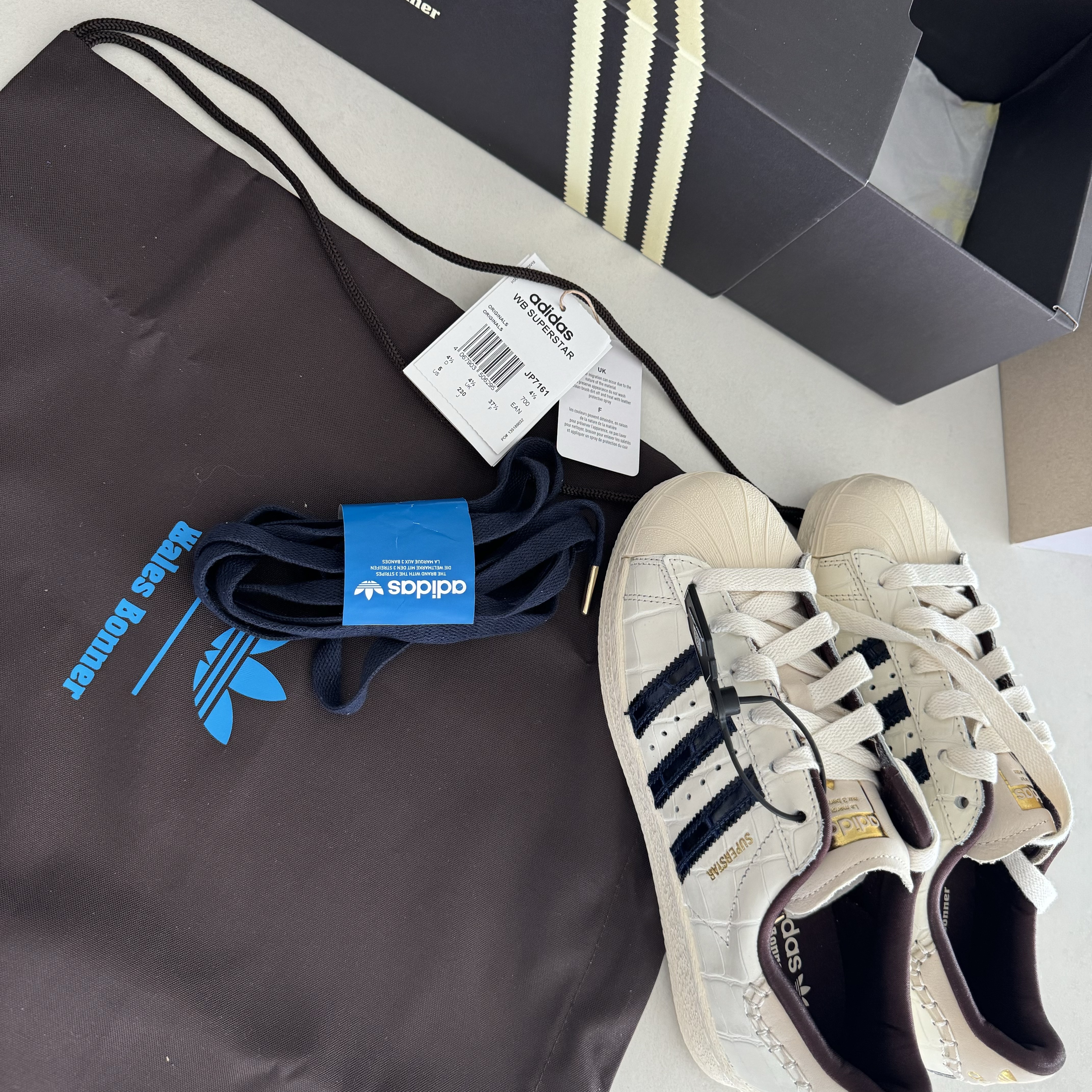 Adidas x Wales Bonner Superstar Wonder White Collegiate Navy 착용 스타일 - 1