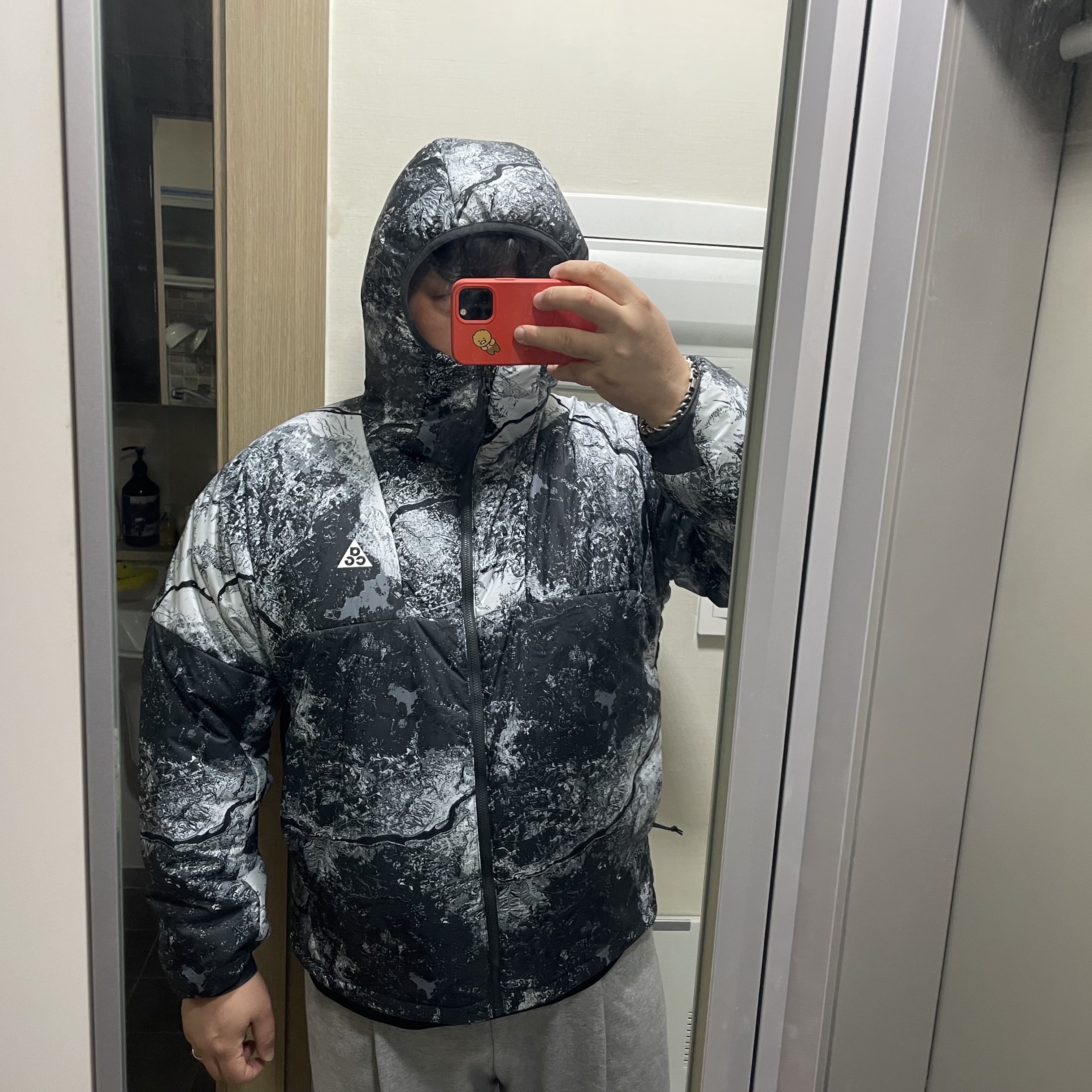 Nike ACG Therma-Fit ADV Rope De Dope Allover Print Jacket Anthracite 착용 스타일