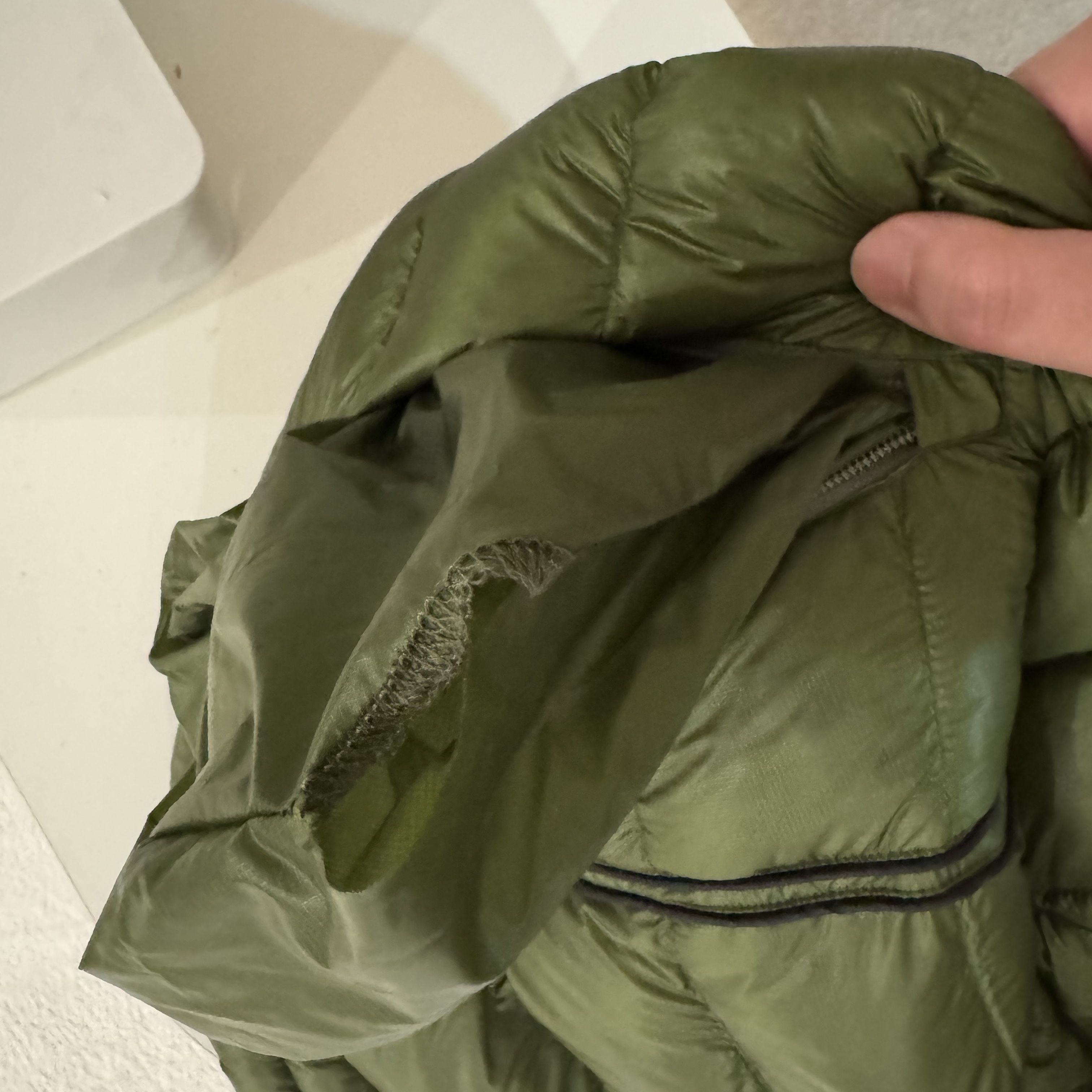 Supreme Micro Down Jacket Olive - 24SS 착용 스타일 - 2