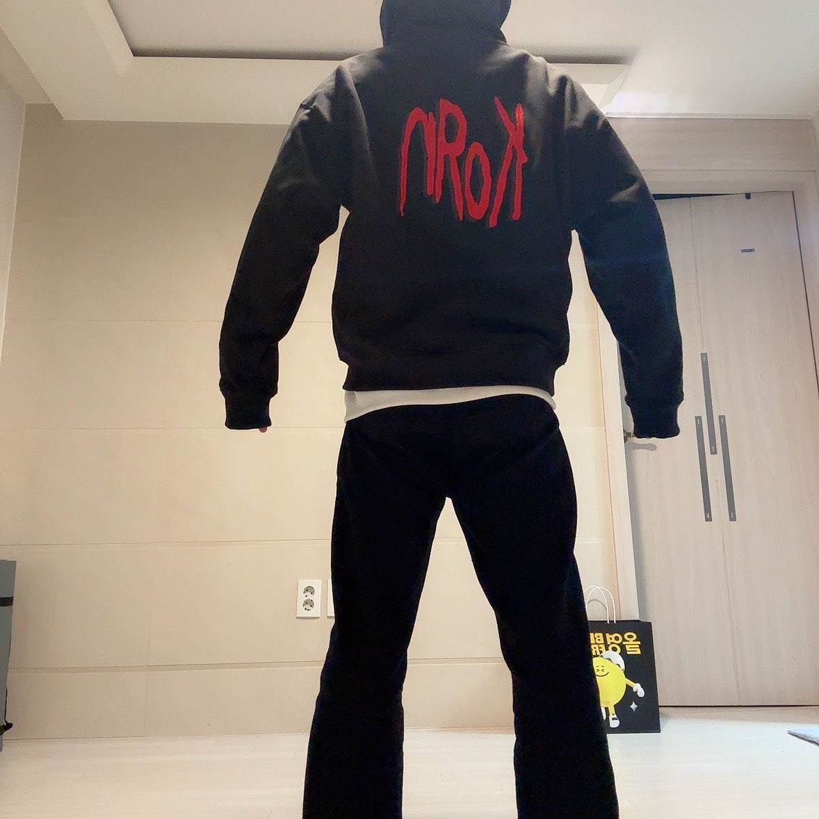 Adidas x KoRn Hoodie Black - KR Sizing 착용 스타일 - 2