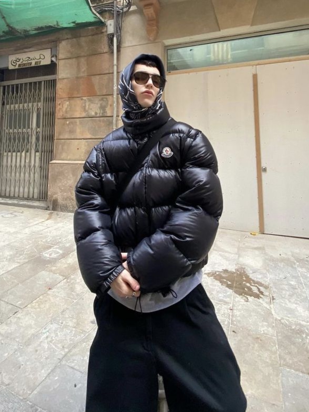 Supreme x Nike Reversible Puffy Jacket Black - 21SS, Moncler Maya Short Down Jacket Black - 24FW 착용 스타일 - 7