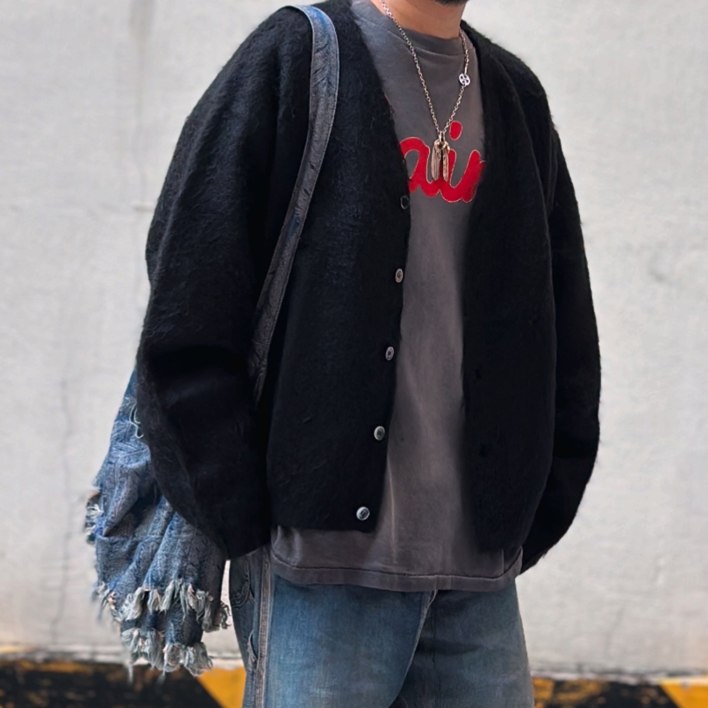 Kapital 12 oz. Magpie Denim Medicine Bag Large Indigo Light Color, Saint Mxxxxxx Cardigan Mohair Black - 23AW 착용 스타일 - 2