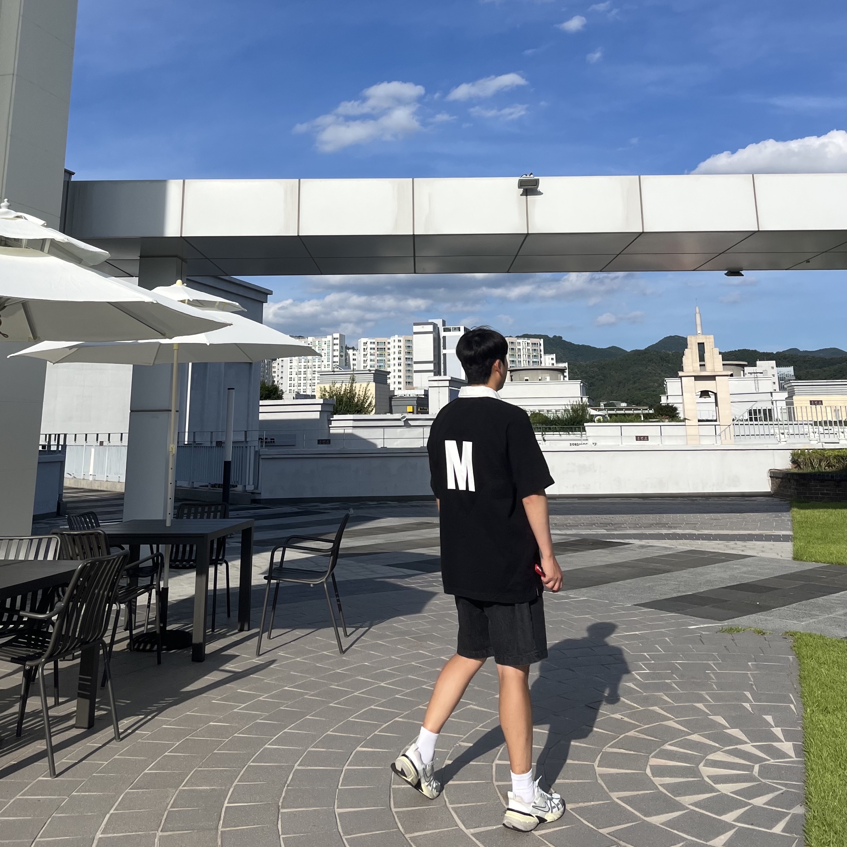 Supreme S/S Rugby Black - 24SS, Nike V2K Run Summit White Metallic Silver 착용 스타일 - 2