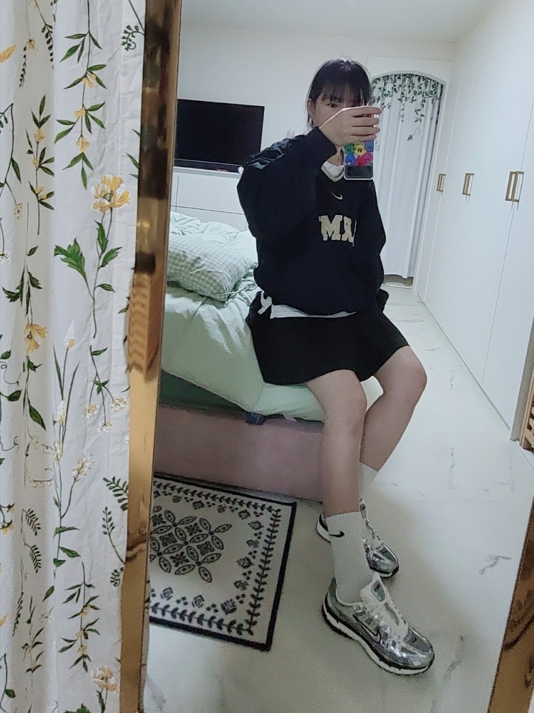 Nike P-6000 Metallic Silver 착용 스타일 - 2
