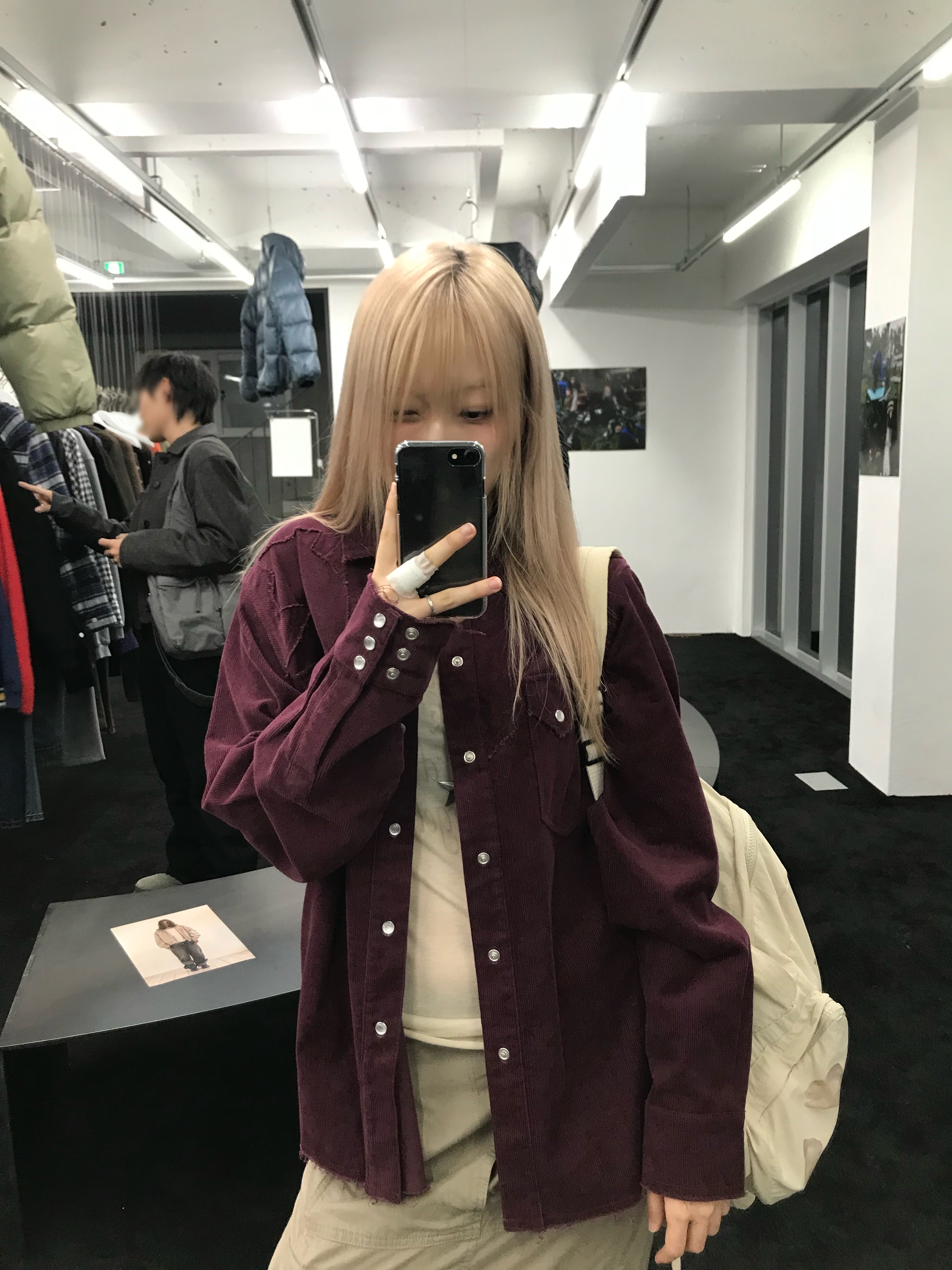 Thevinylhouse Corduroy Western Shirts Burgundy, Thevinylhouse Corduroy Western Shirts Khaki 착용 스타일 - 5